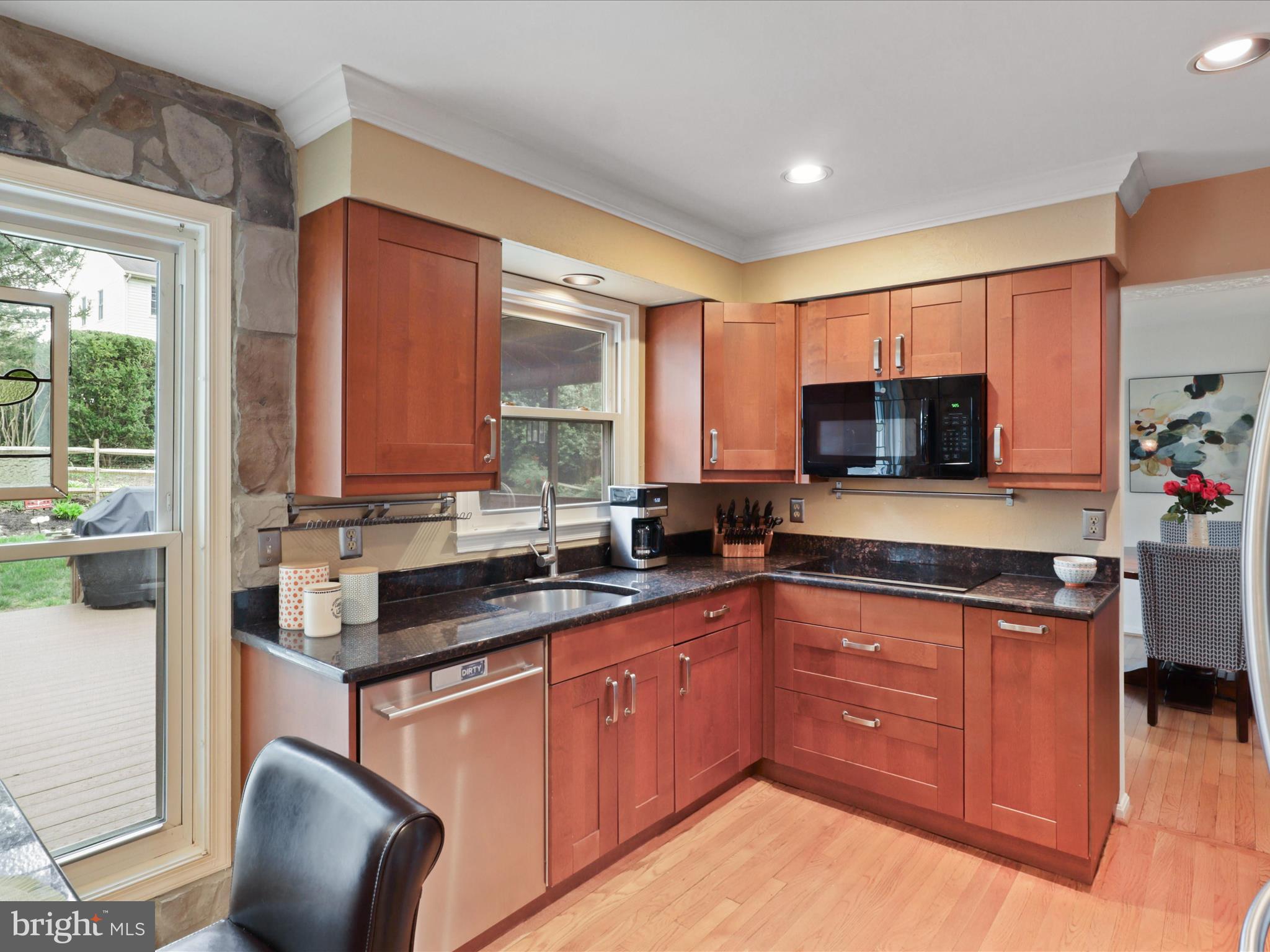 6235 Wilmette Dr