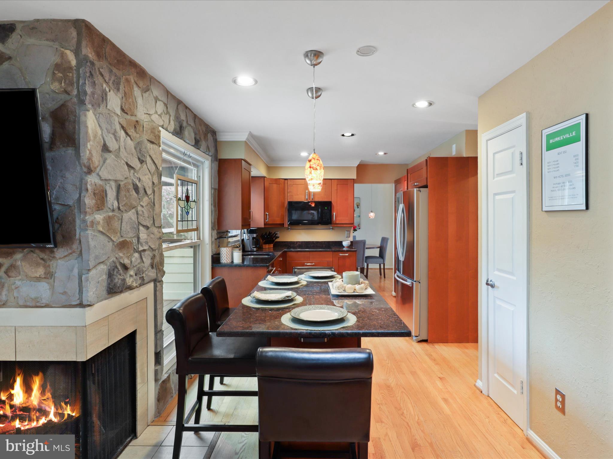 6235 Wilmette Dr