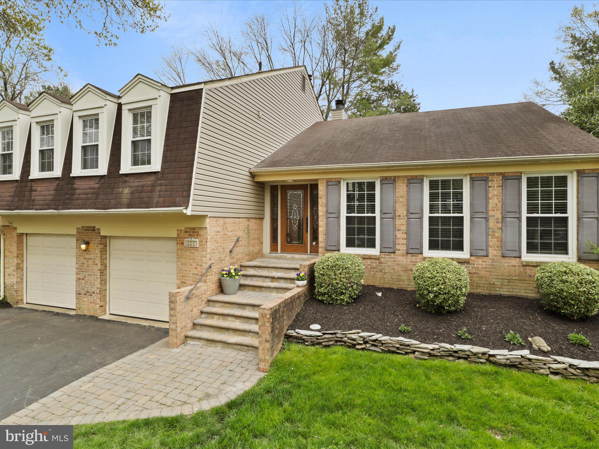 6235 Wilmette Dr