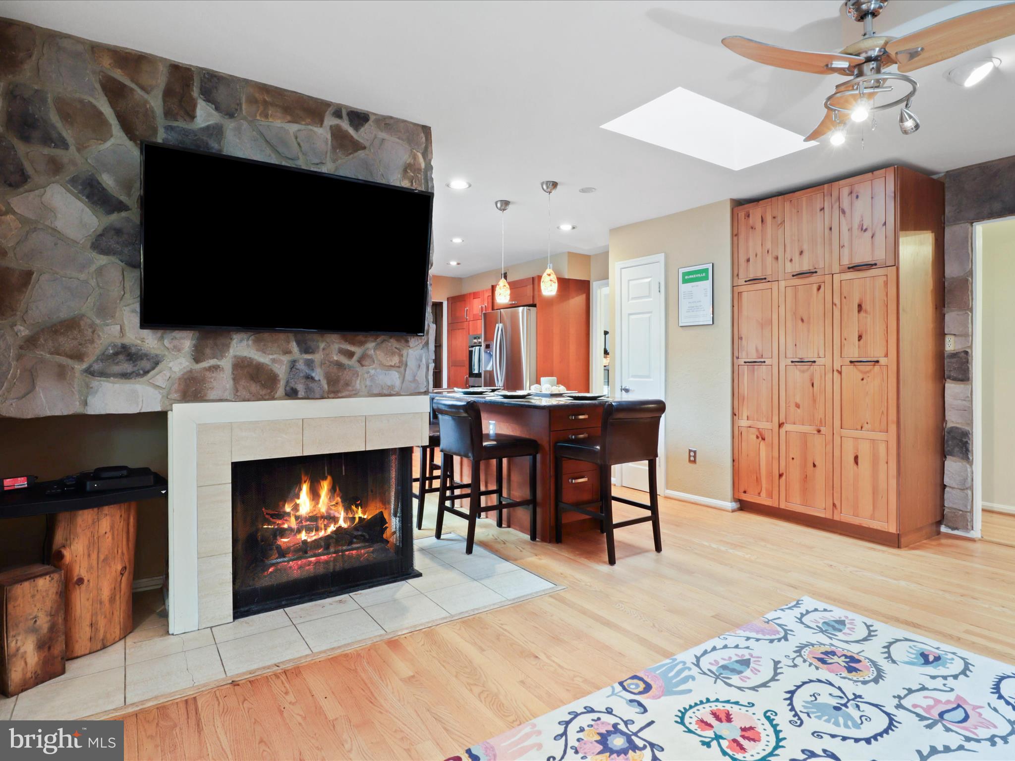 6235 Wilmette Dr