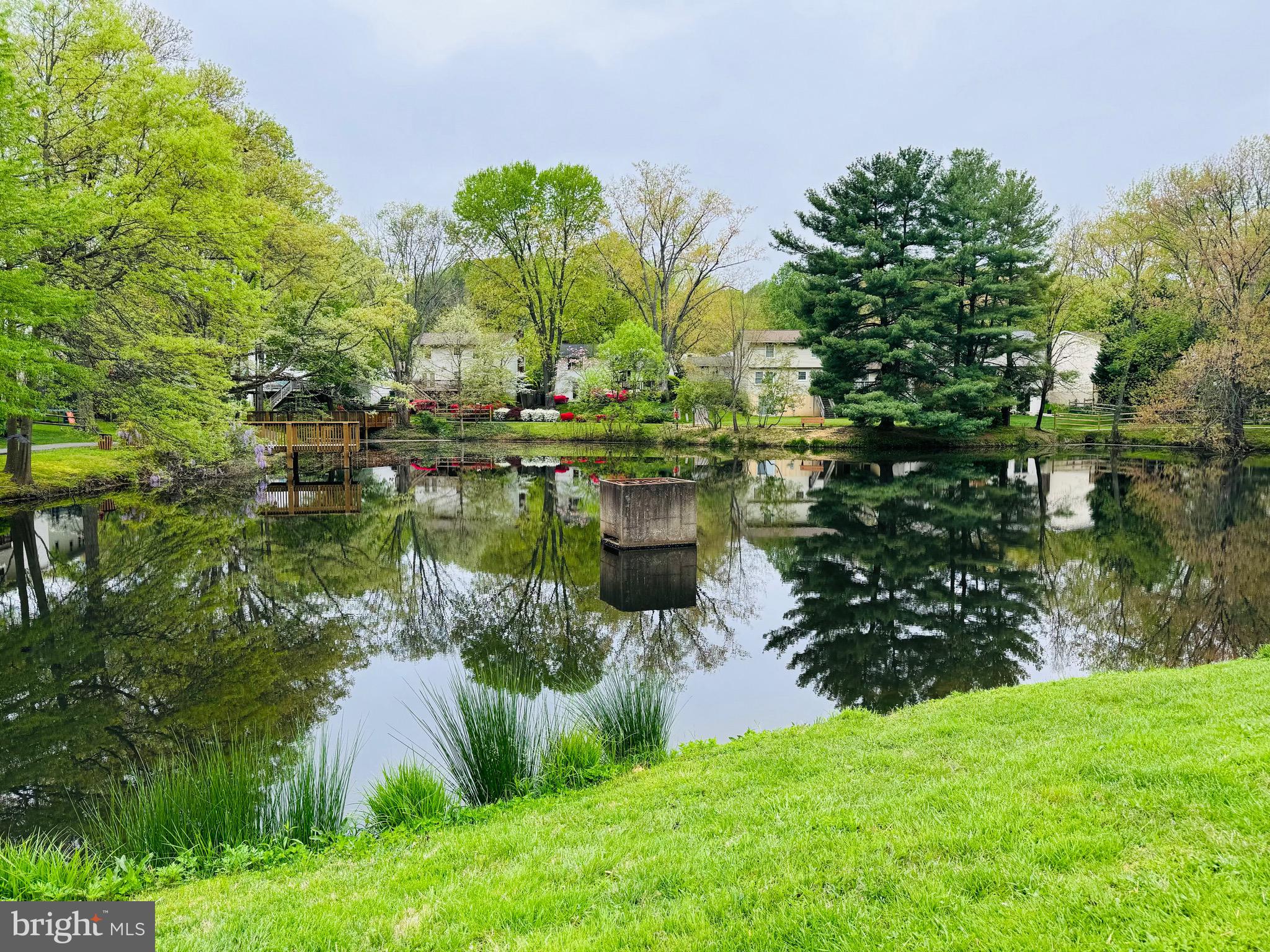 6235 Wilmette Dr