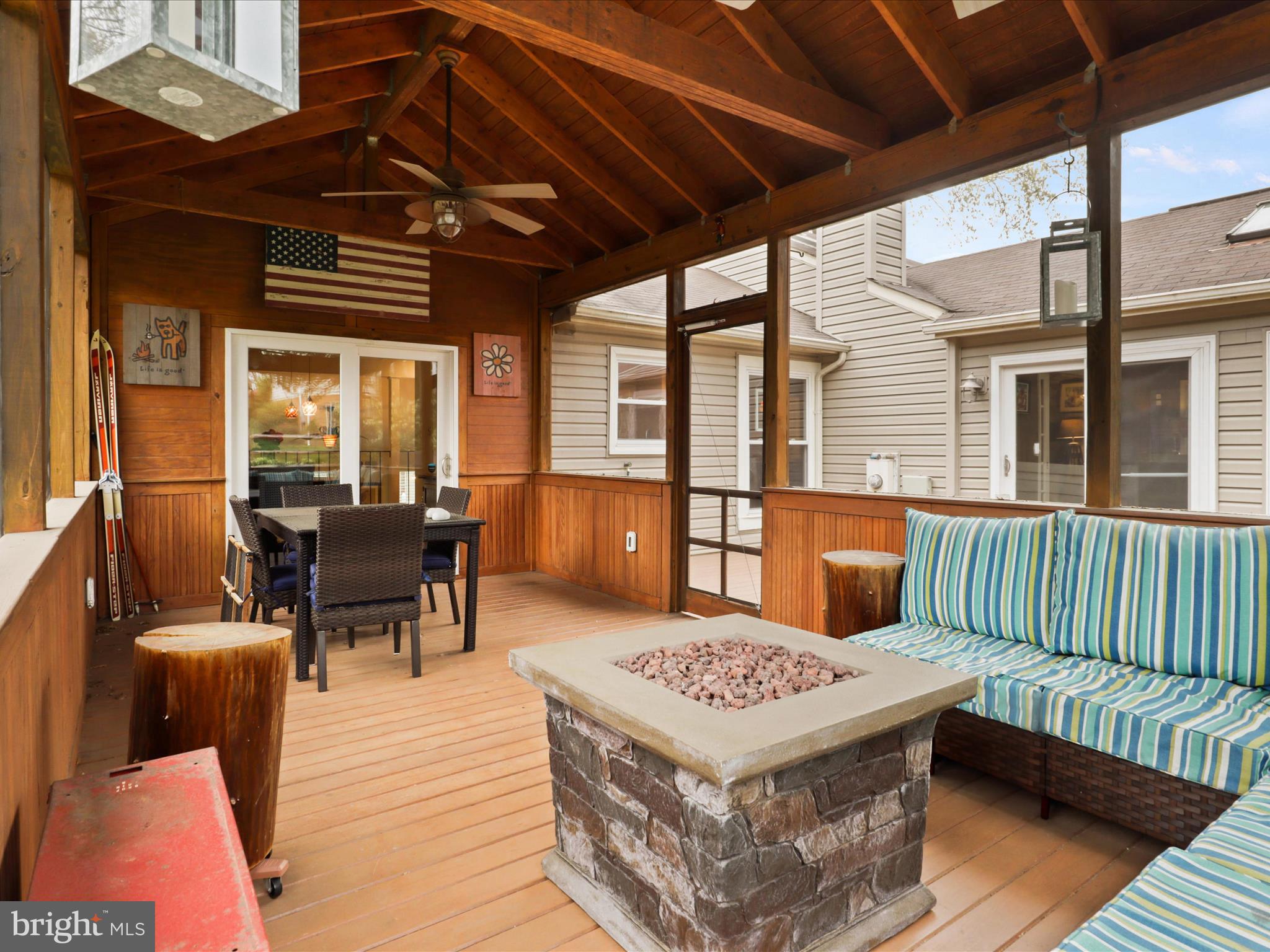 6235 Wilmette Dr