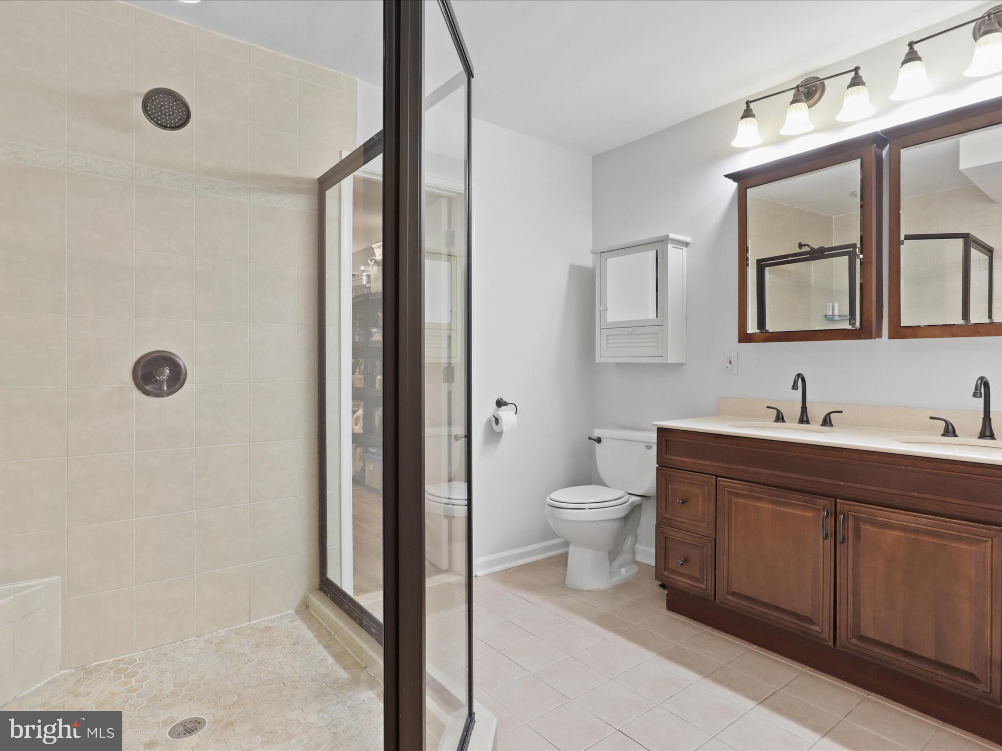 6235 Wilmette Dr