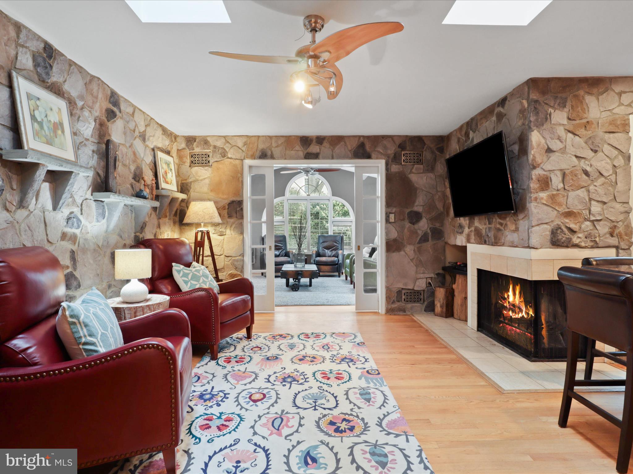6235 Wilmette Dr