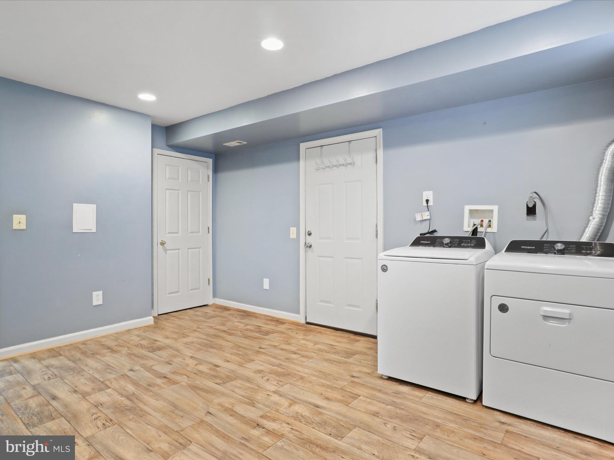 6235 Wilmette Dr