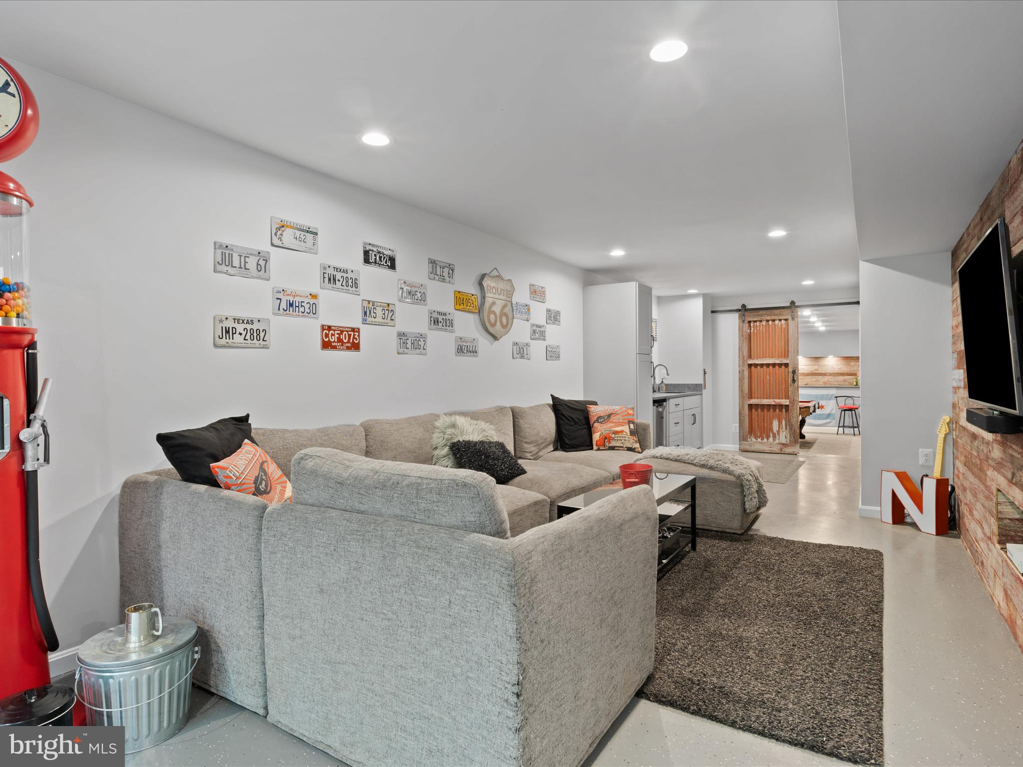 6615 Newman Rd
