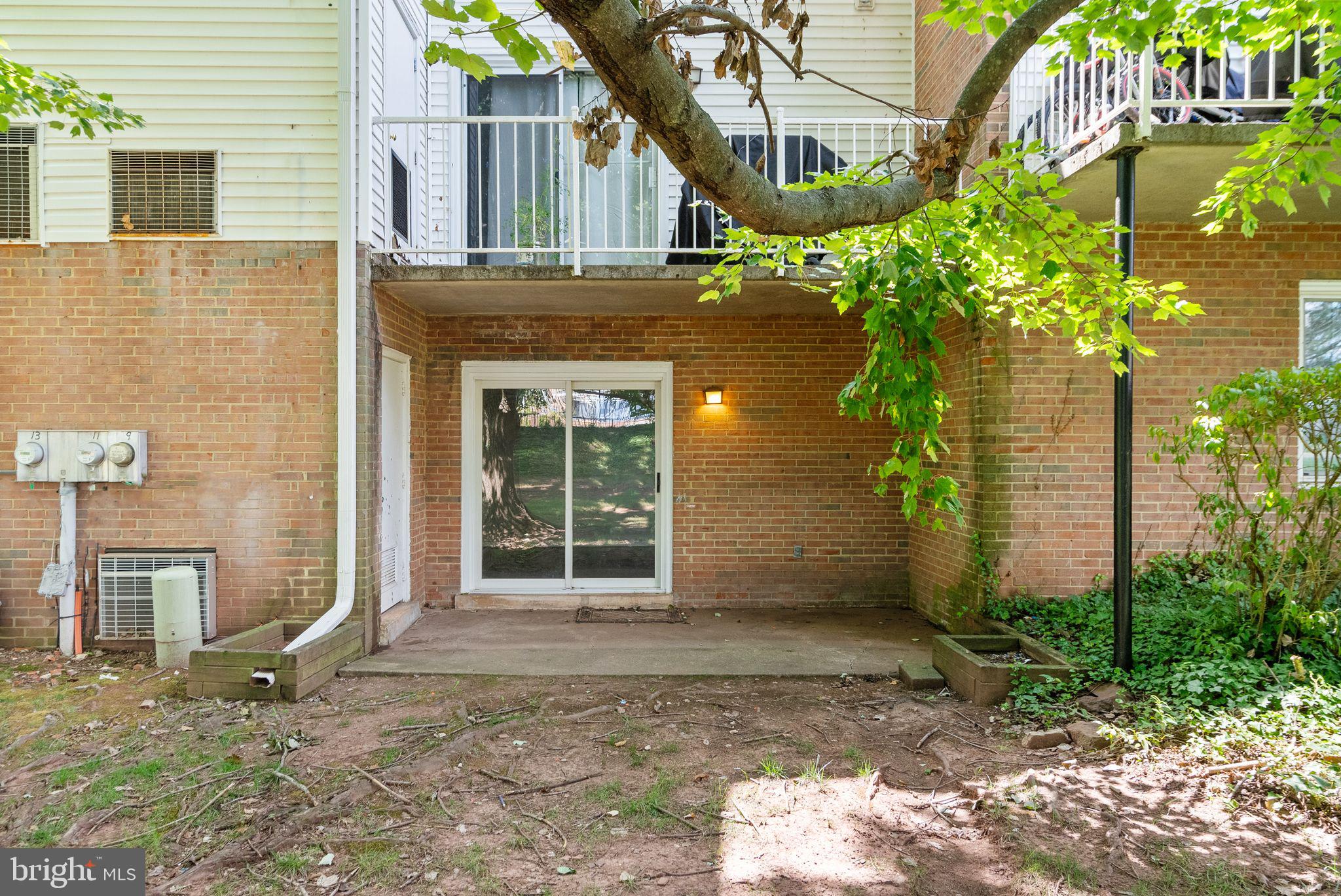 6111 Strasburg Dr
