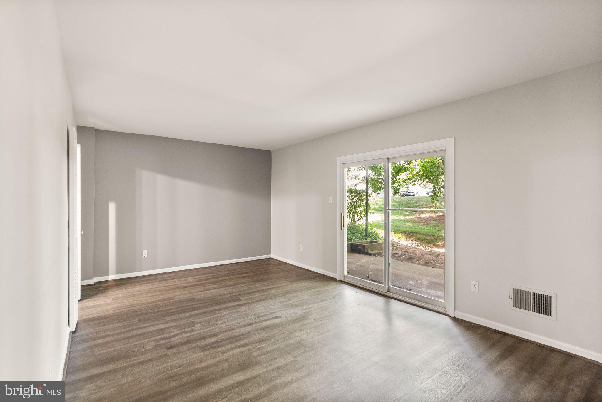6111 Strasburg Dr