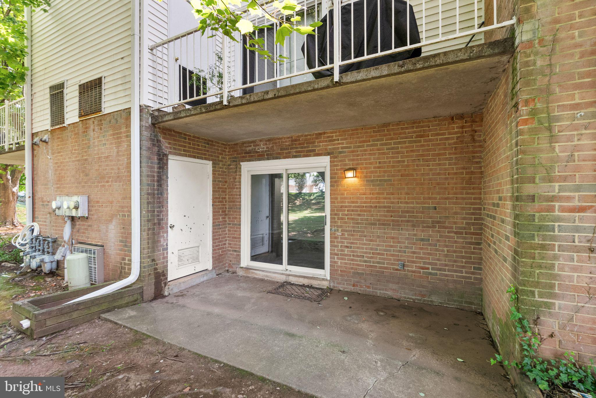 6111 Strasburg Dr