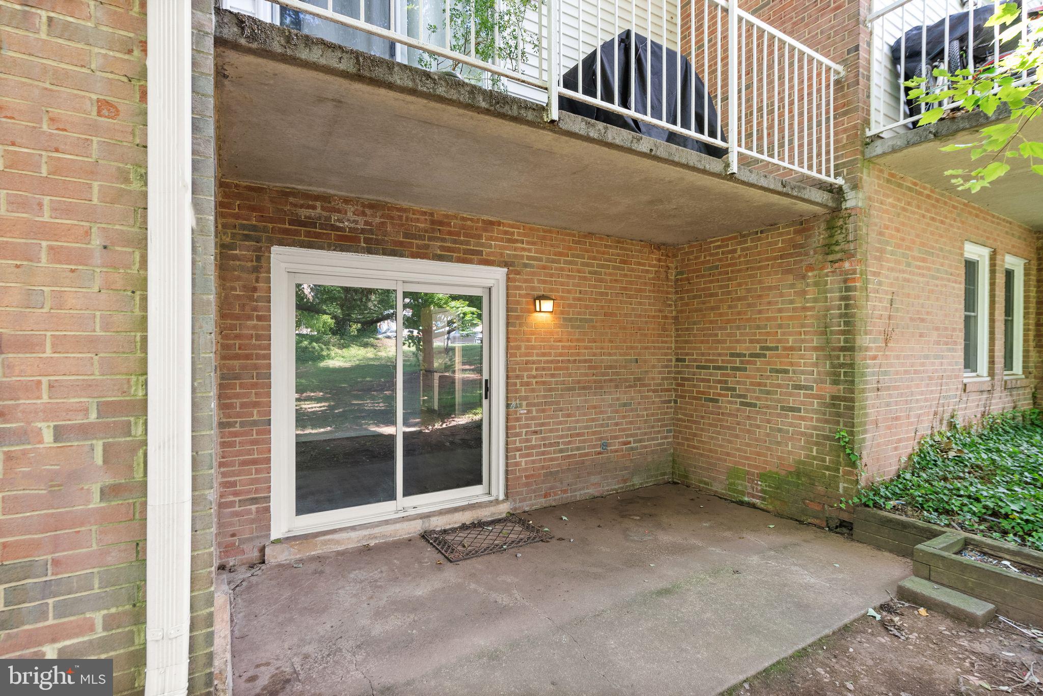 6111 Strasburg Dr