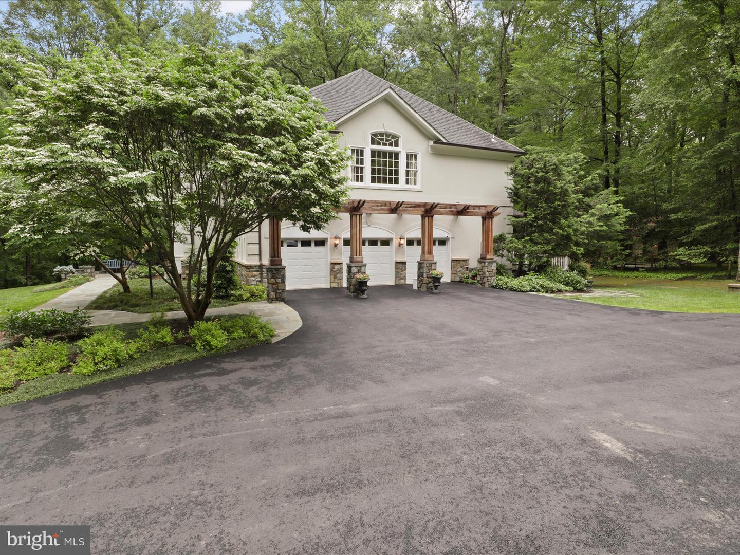 7211 Twelve Oaks Dr