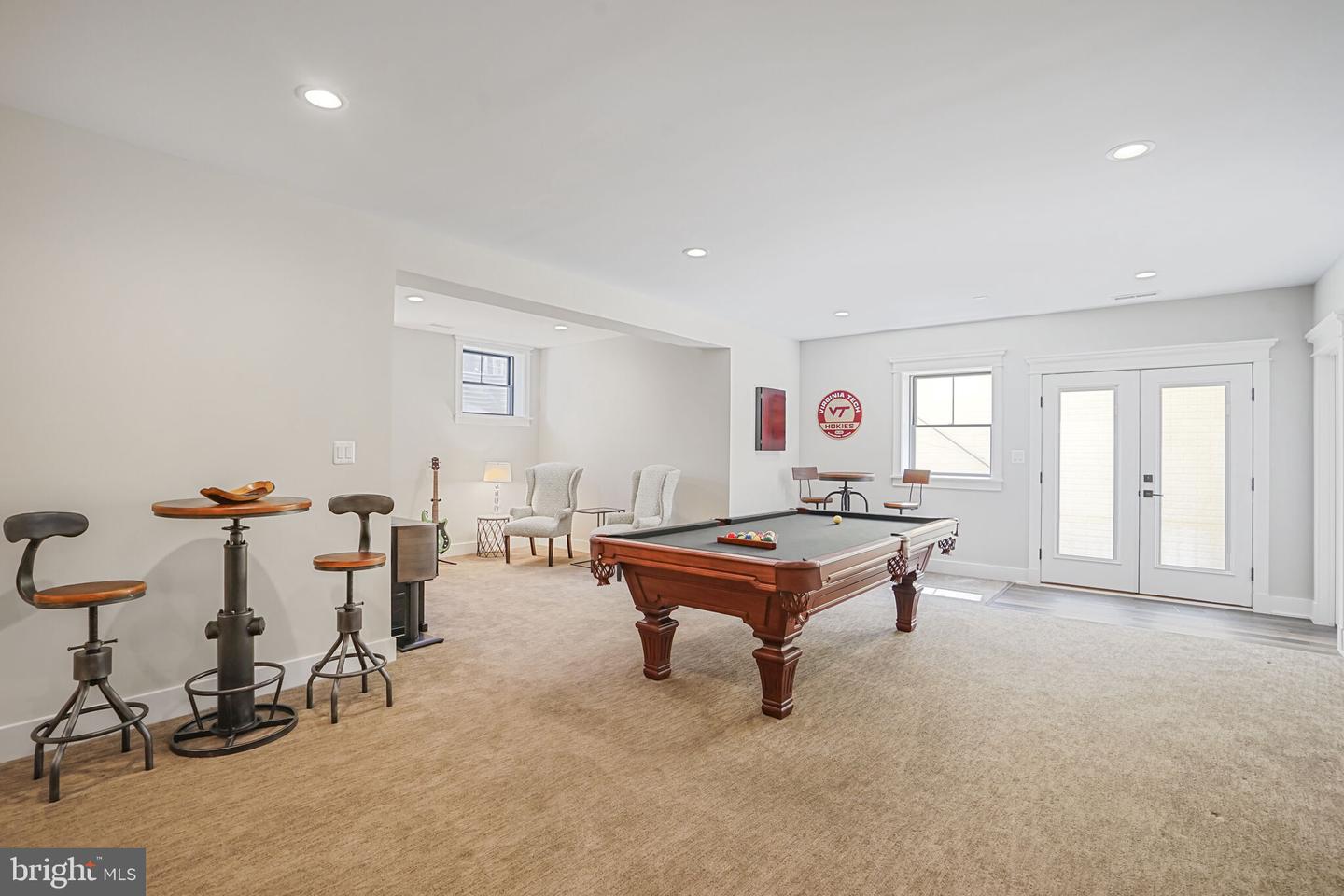 6539 Foxhollow Ln