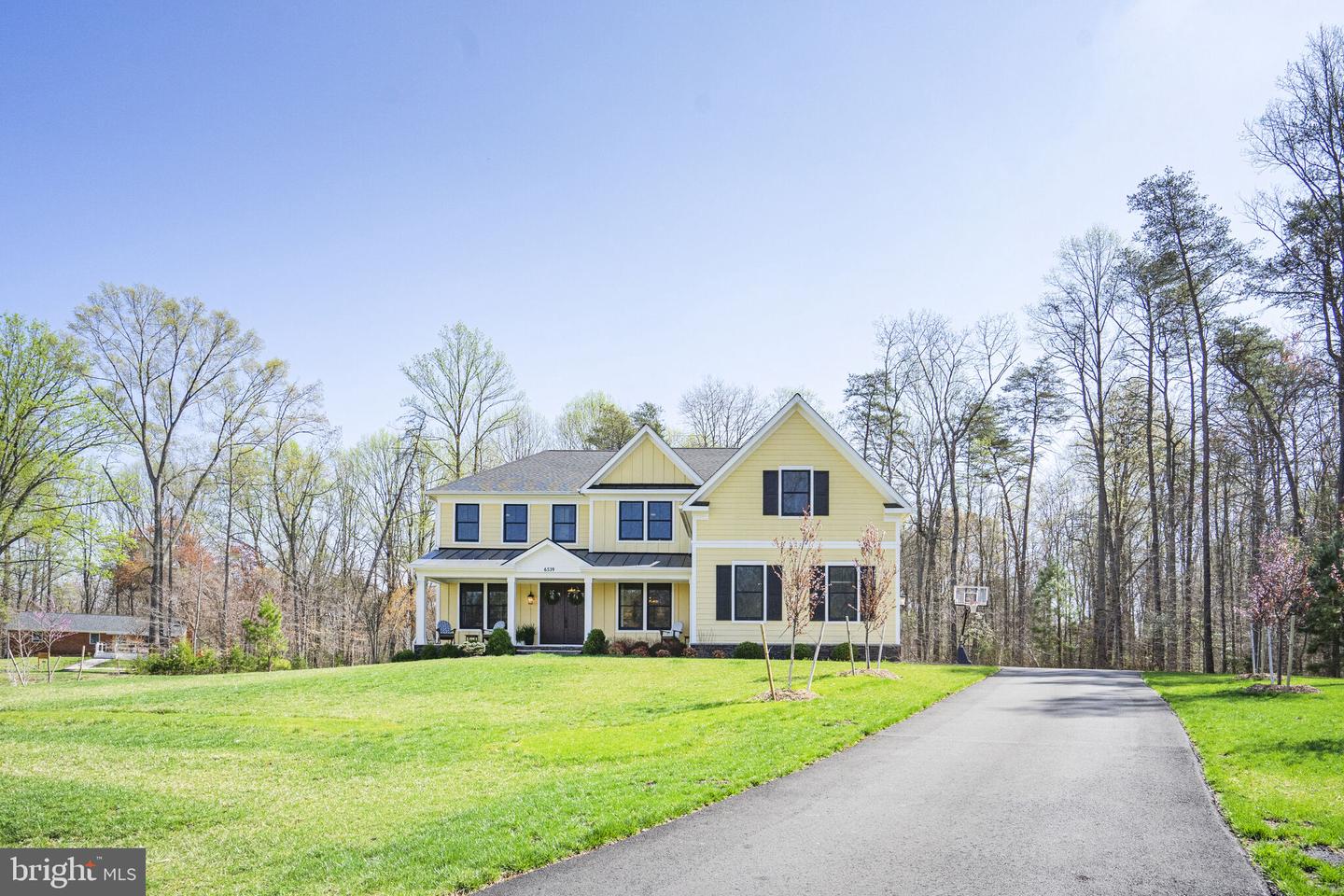 6539 Foxhollow Ln