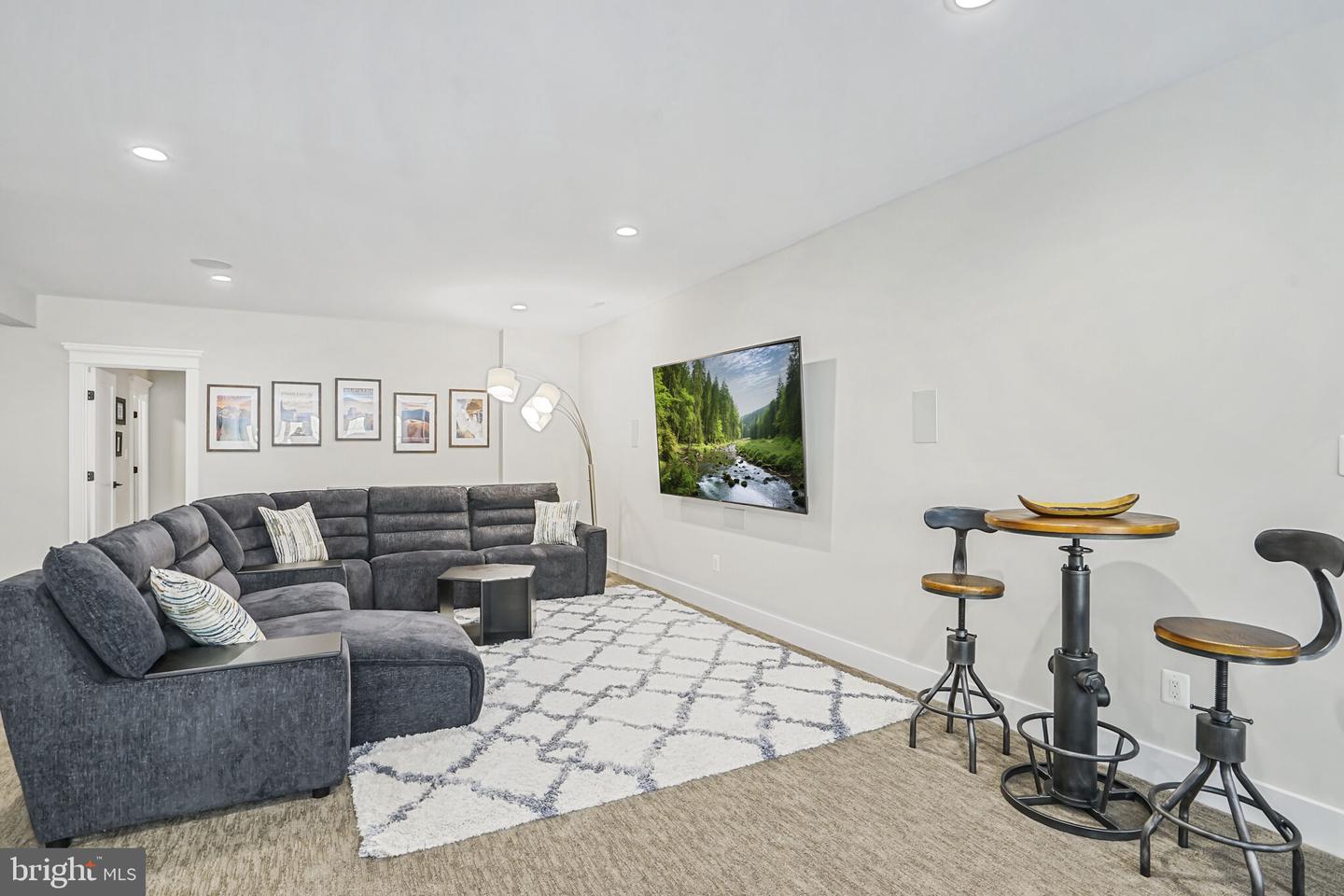 6539 Foxhollow Ln