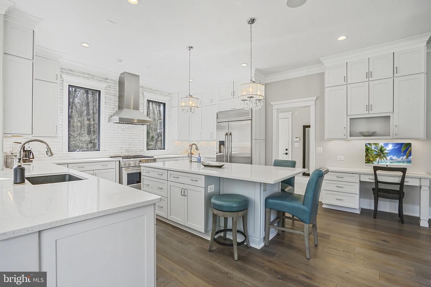 6539 Foxhollow Ln
