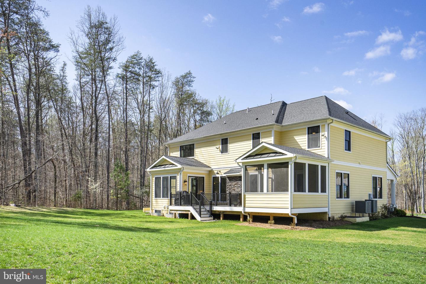 6539 Foxhollow Ln