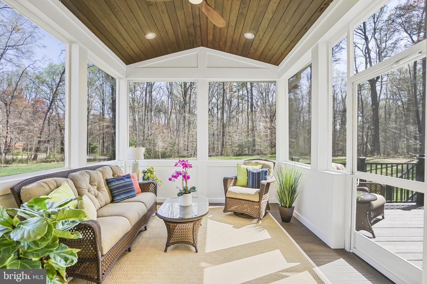 6539 Foxhollow Ln