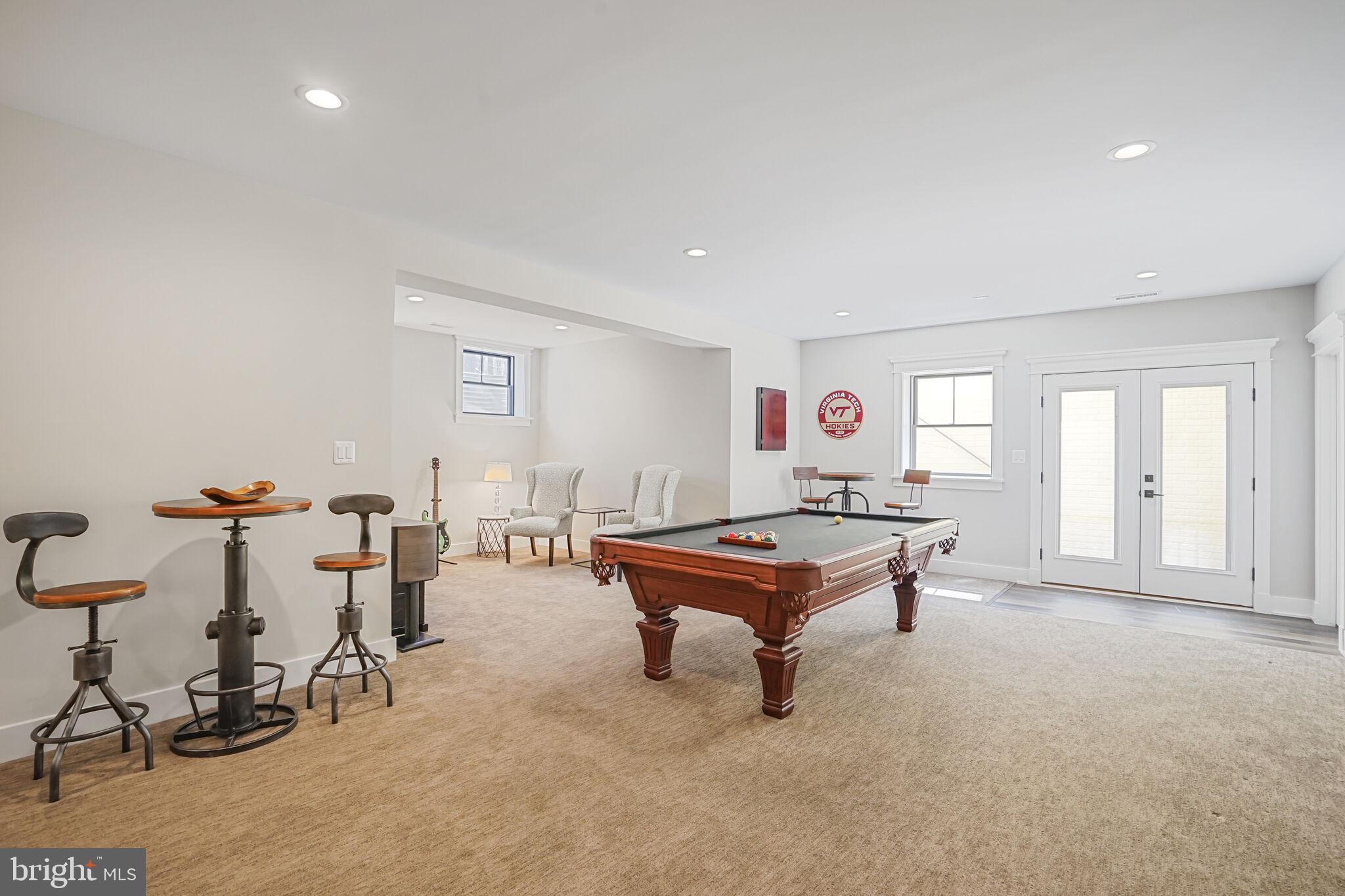 6539 Foxhollow Ln