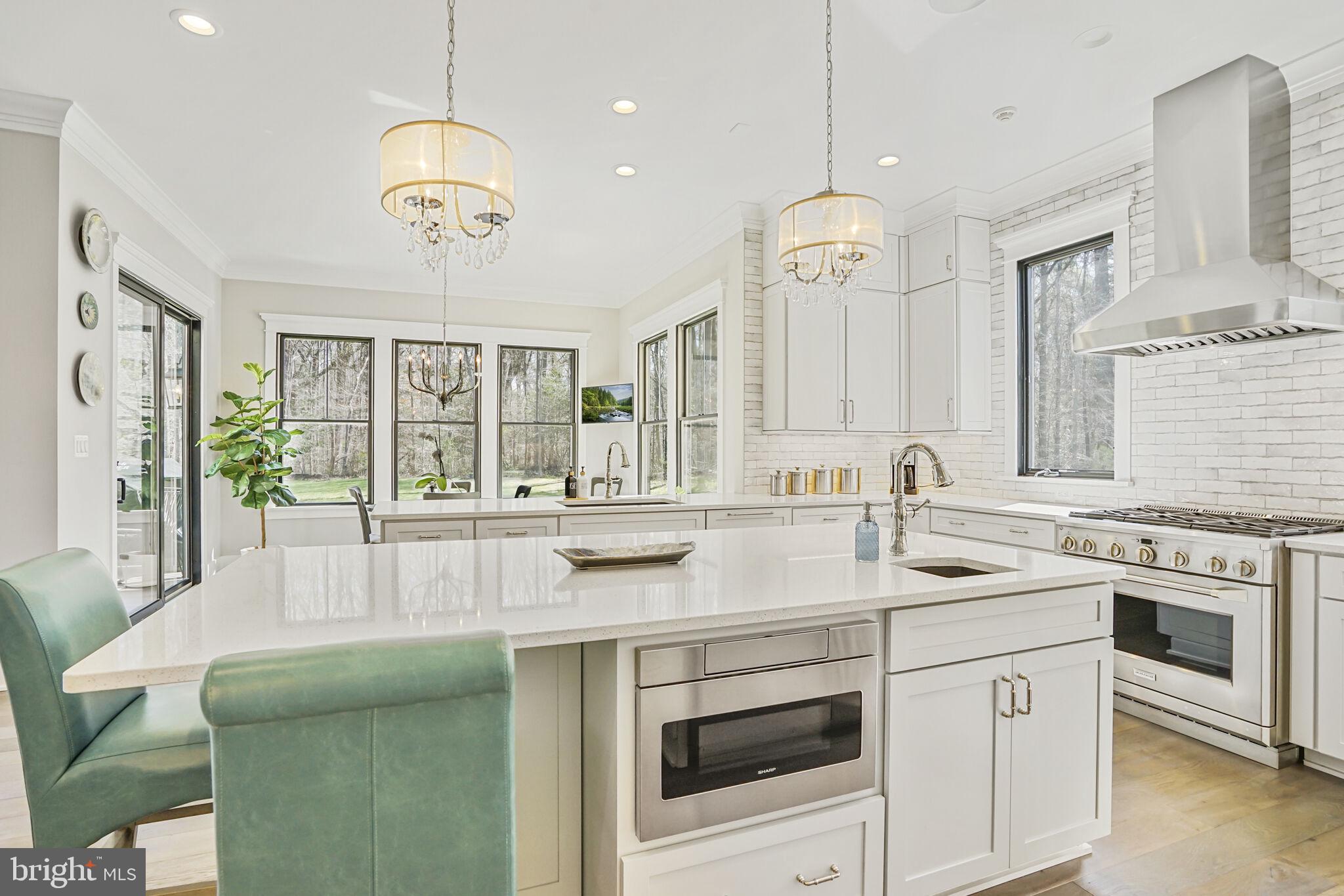 6539 Foxhollow Ln