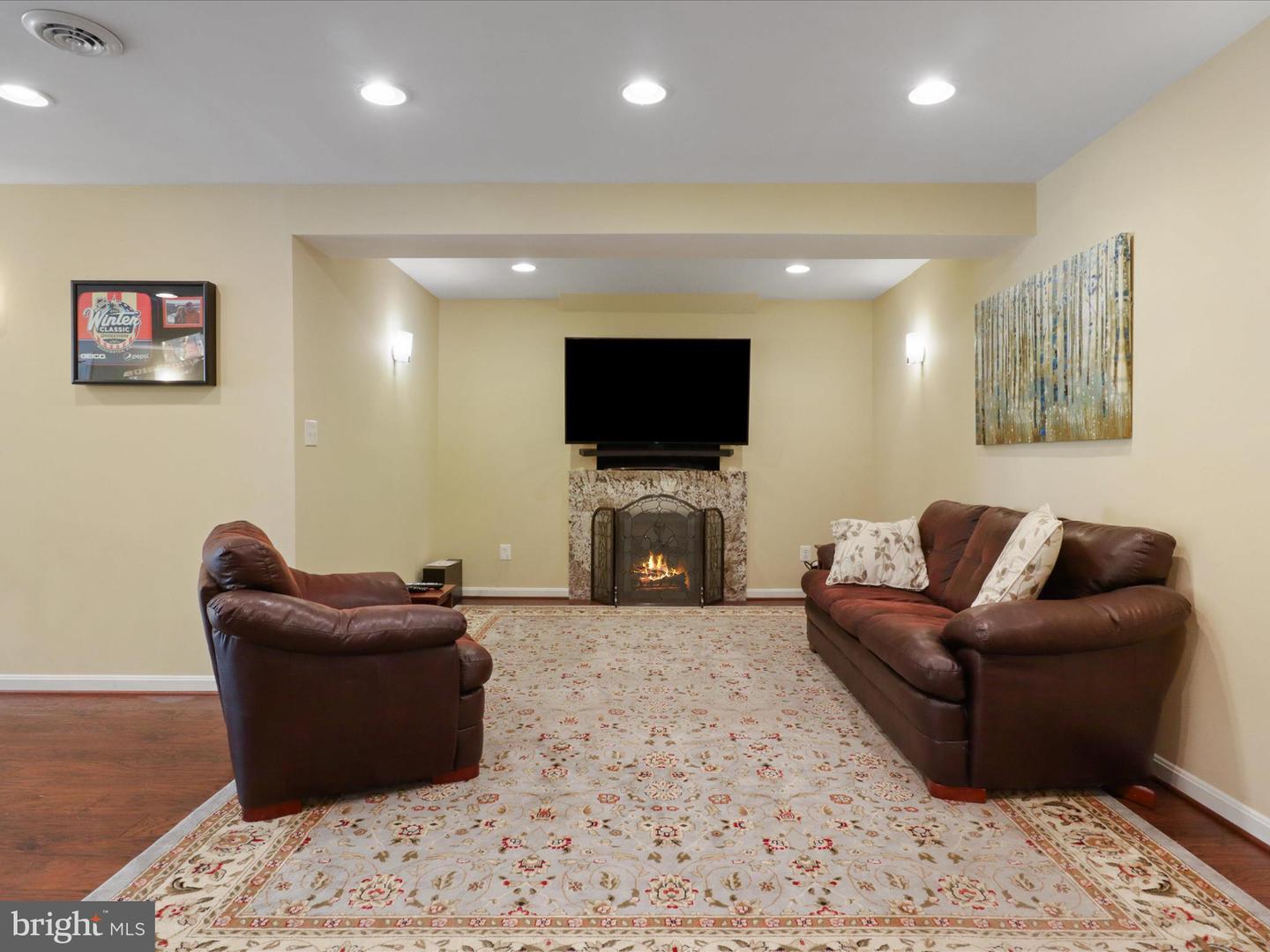 7908 Chardon Ct