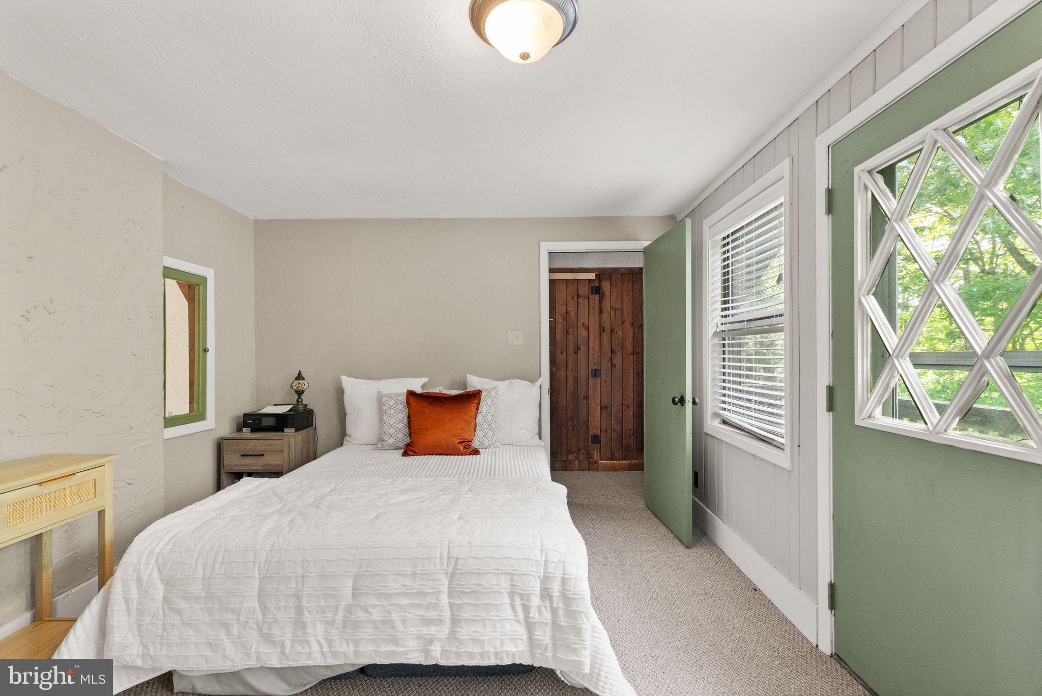 11713 HENDERSON ROAD