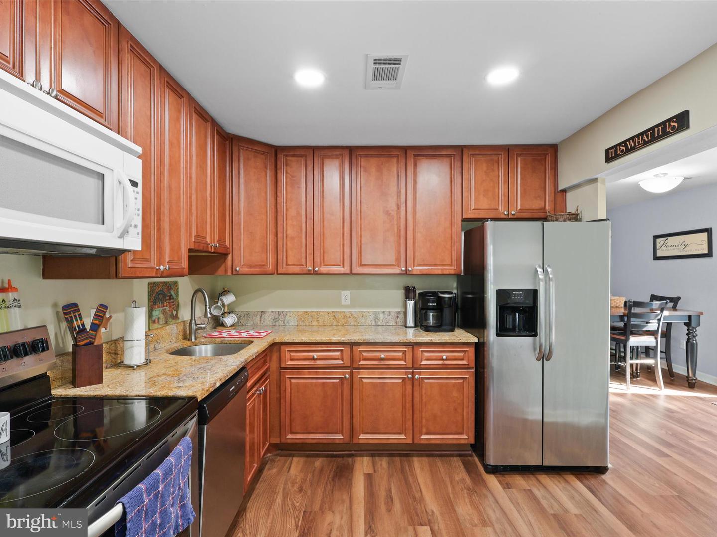 9035 Andromeda Dr