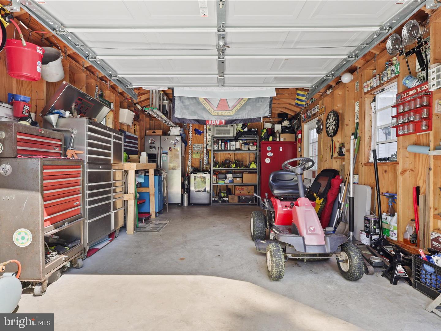 9035 Andromeda Dr