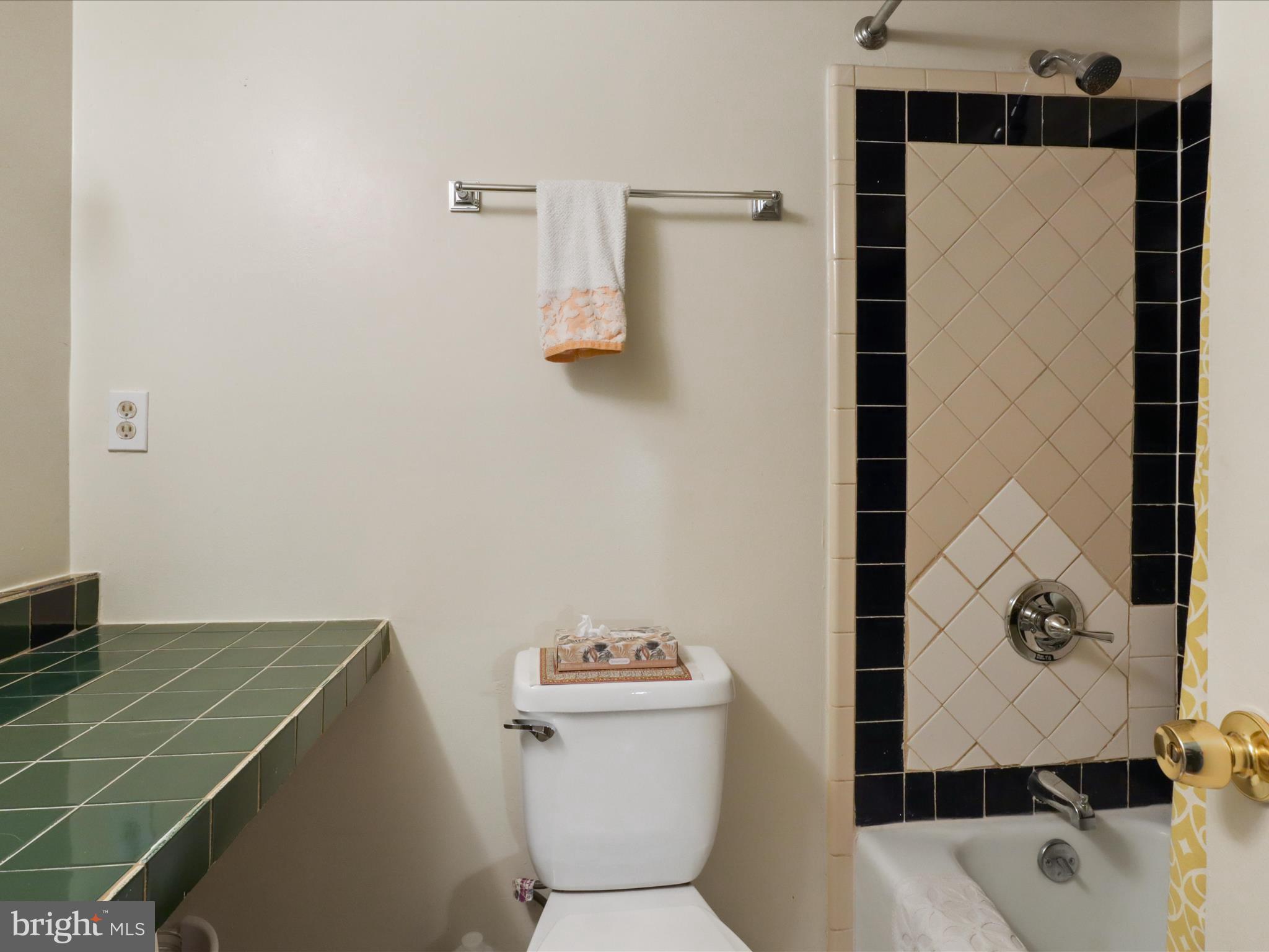 8607 VILLAGE WAY D 07/8607D