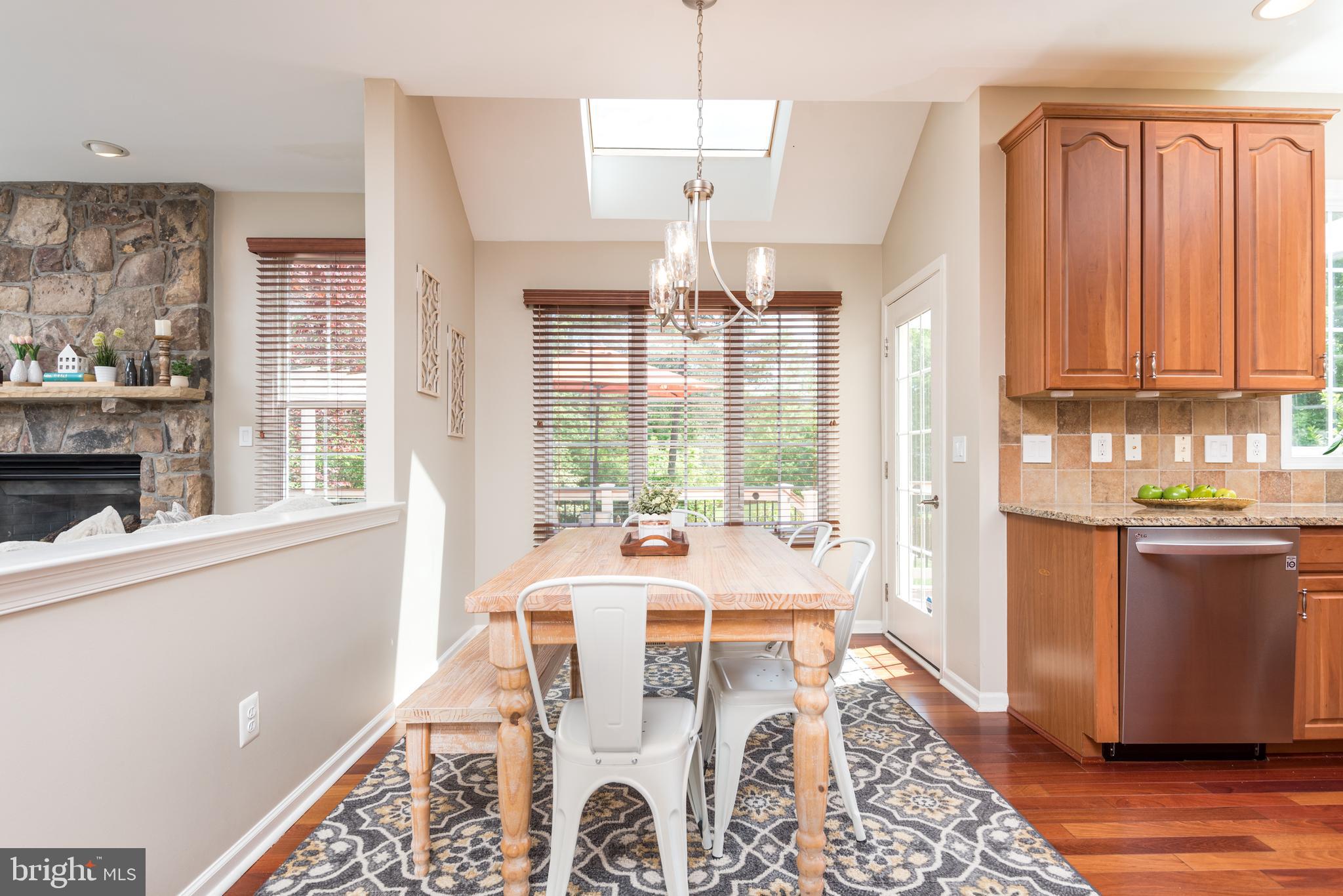 5794 Waterloo Bridge Cir