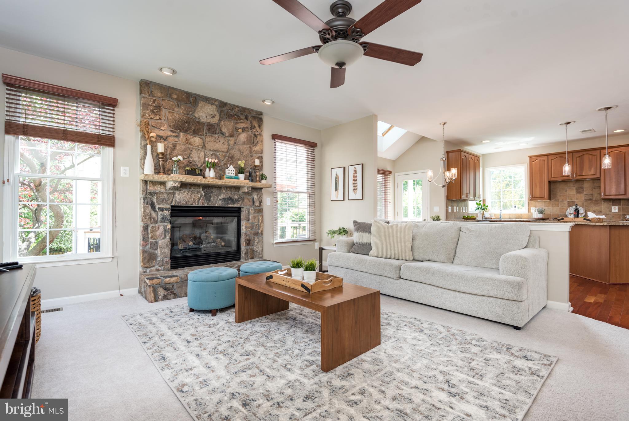 5794 Waterloo Bridge Cir