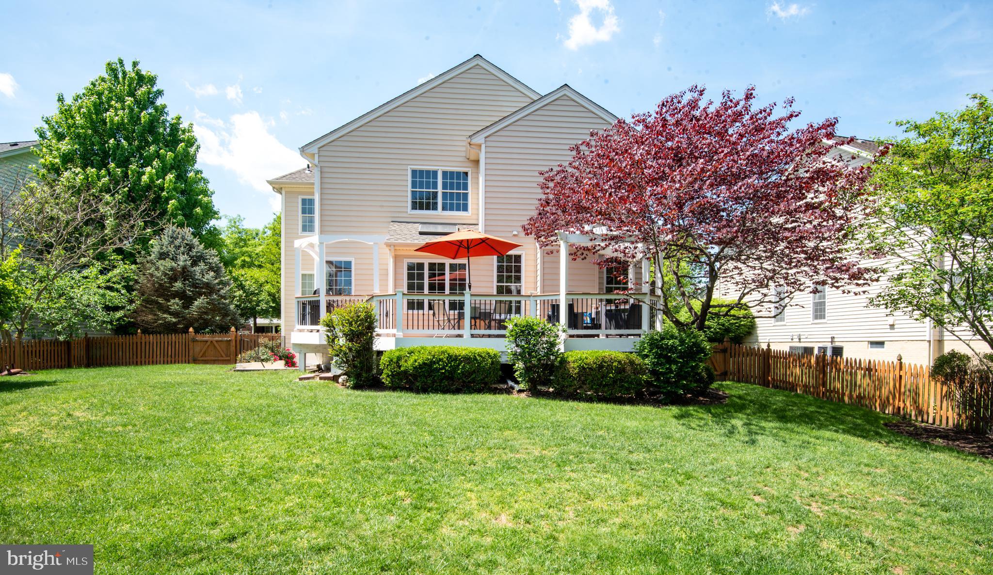 5794 Waterloo Bridge Cir