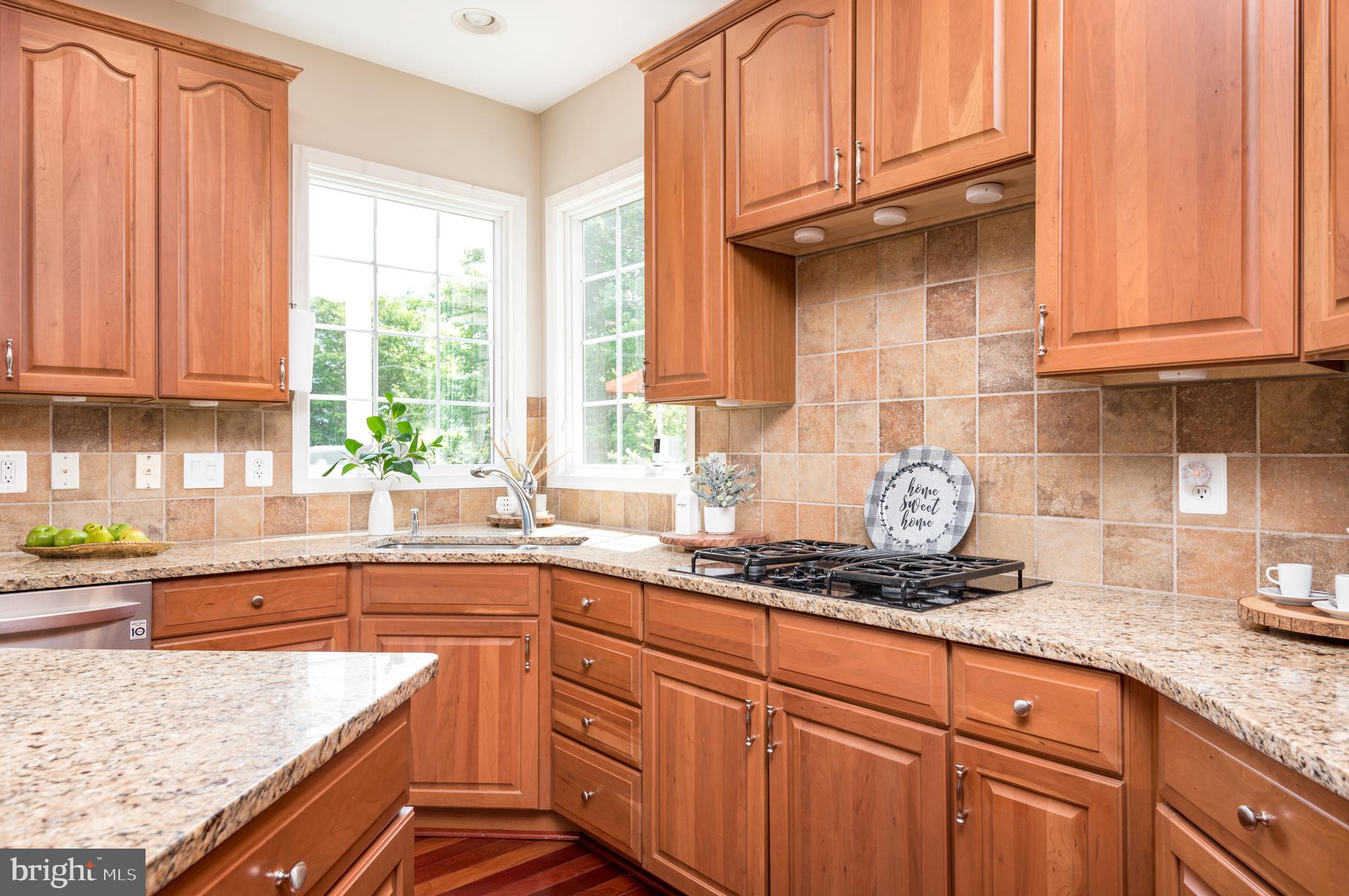 5794 Waterloo Bridge Cir