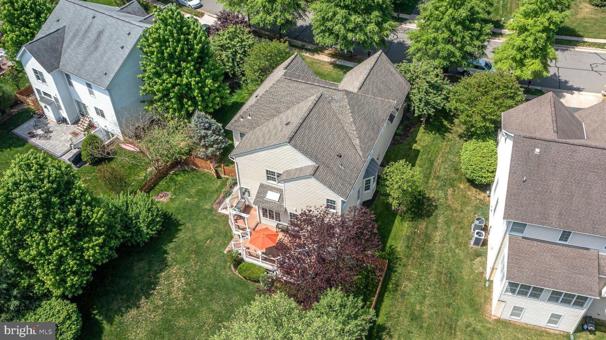 5794 Waterloo Bridge Cir