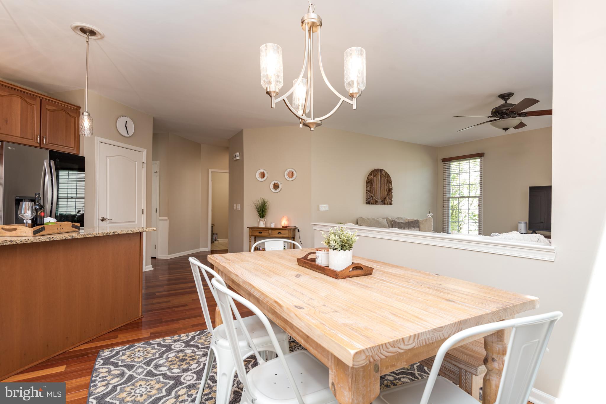 5794 Waterloo Bridge Cir