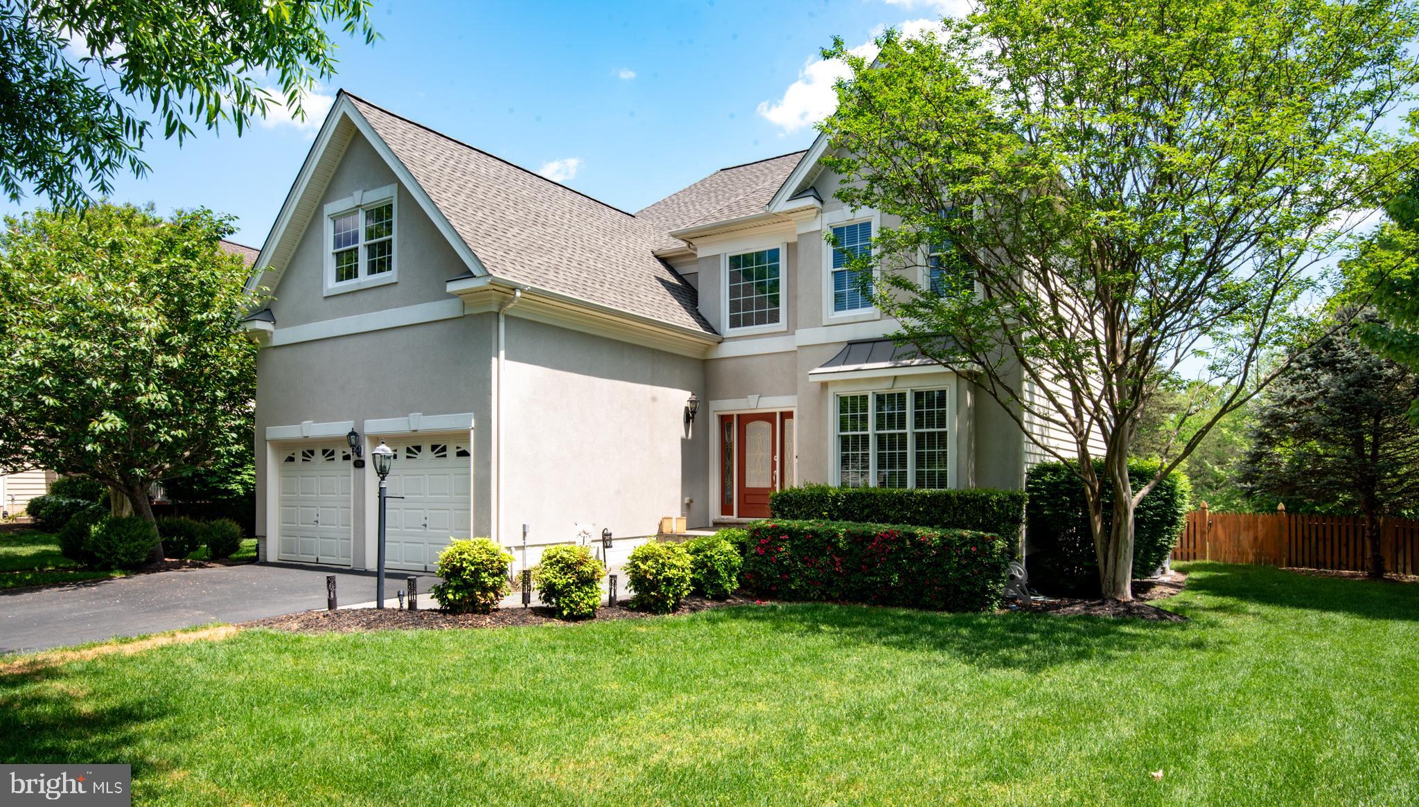 5794 Waterloo Bridge Cir