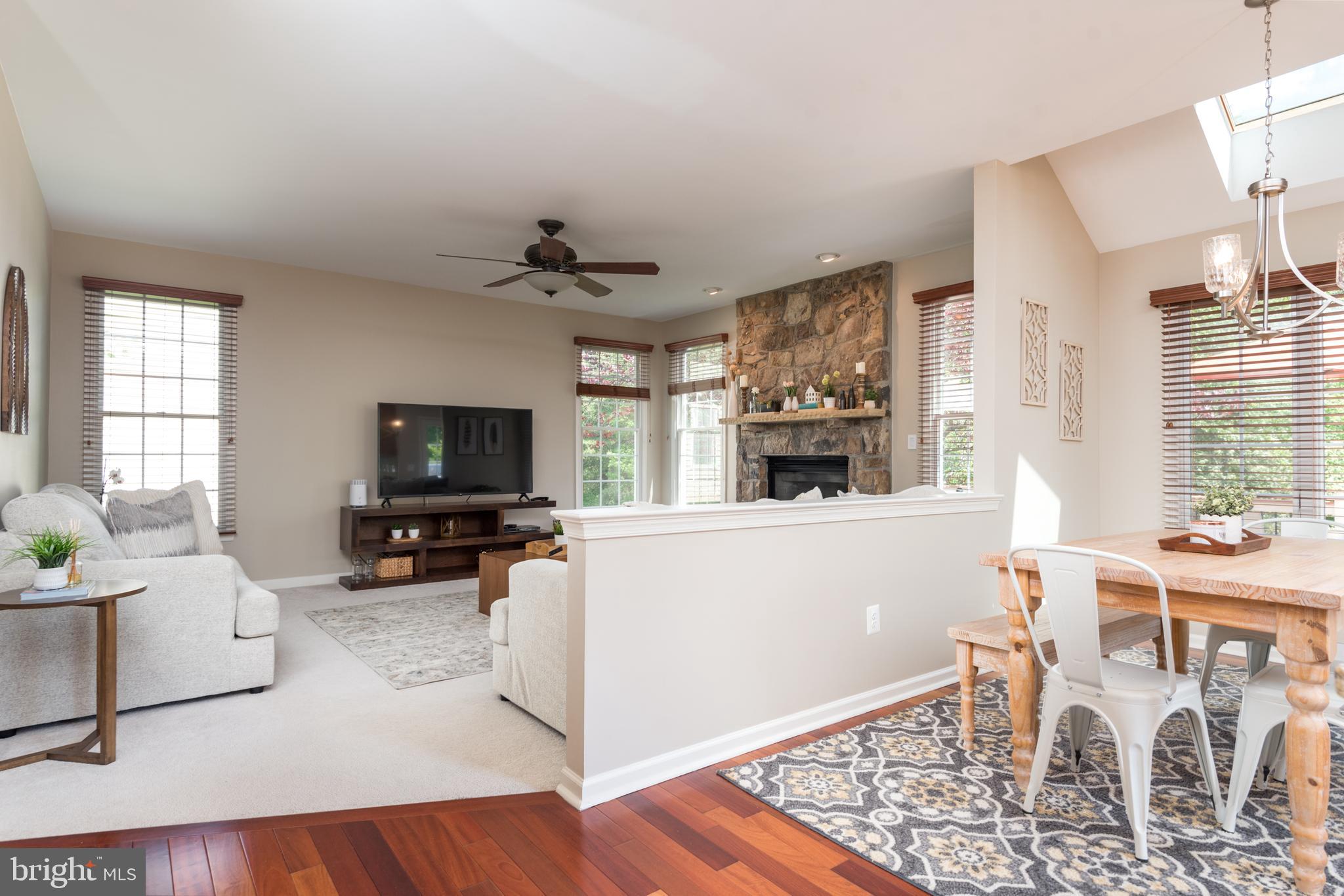 5794 Waterloo Bridge Cir