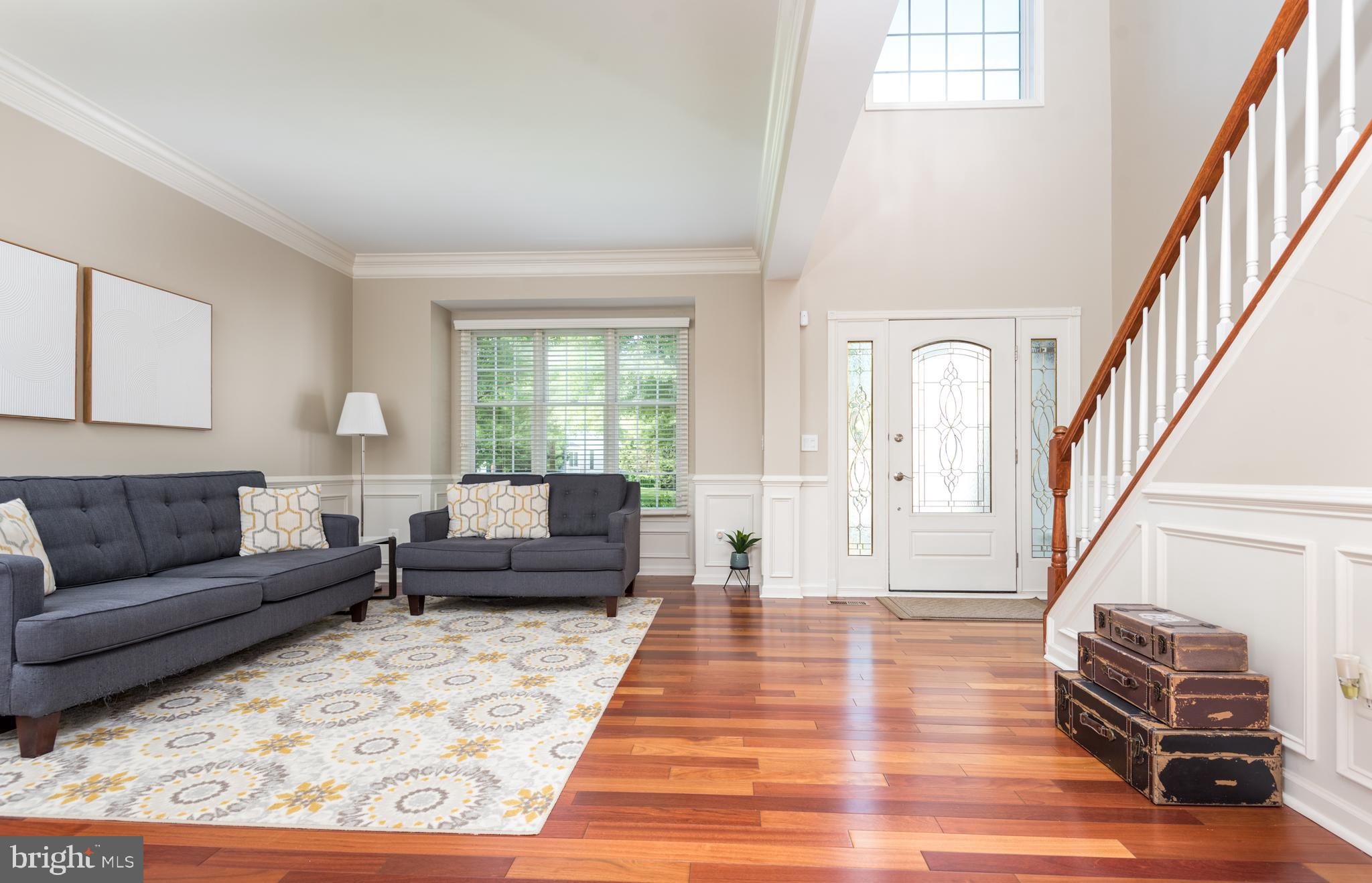 5794 Waterloo Bridge Cir