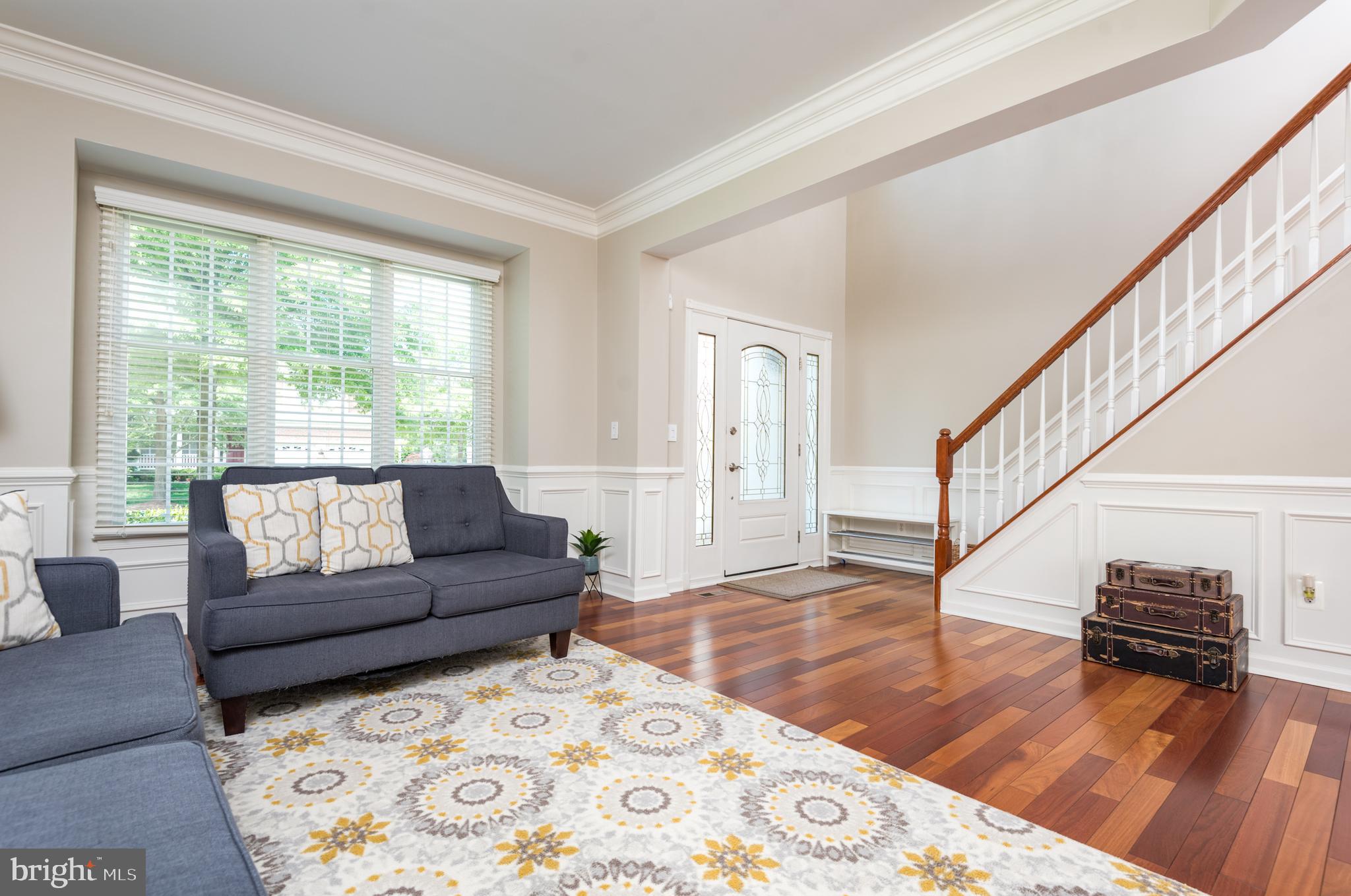 5794 Waterloo Bridge Cir