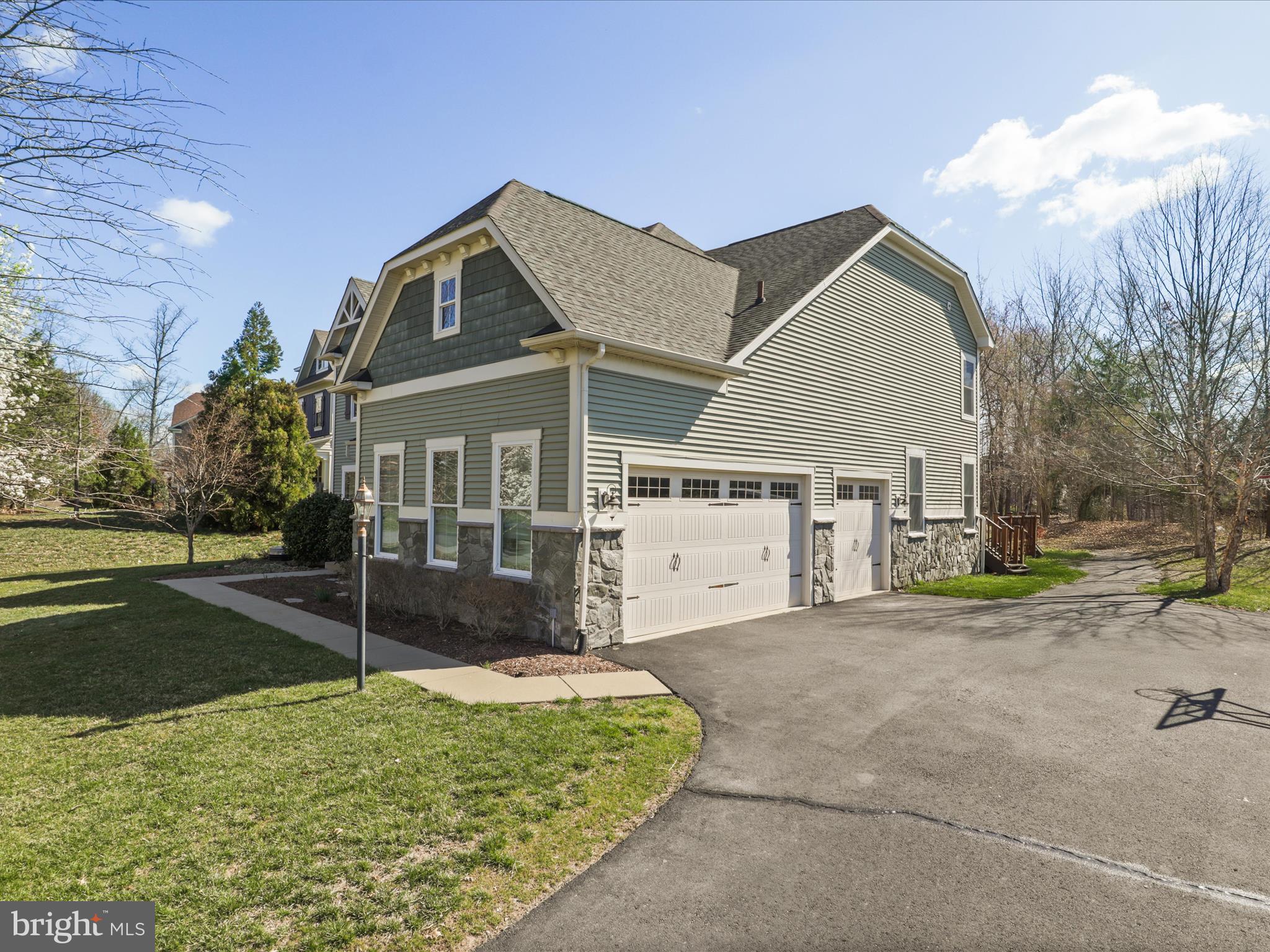 14489 Bluff Point Ct