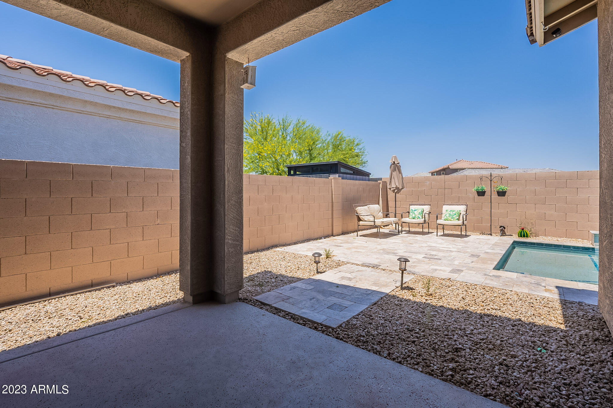 530 W RAINBOW BRIDGE Lane