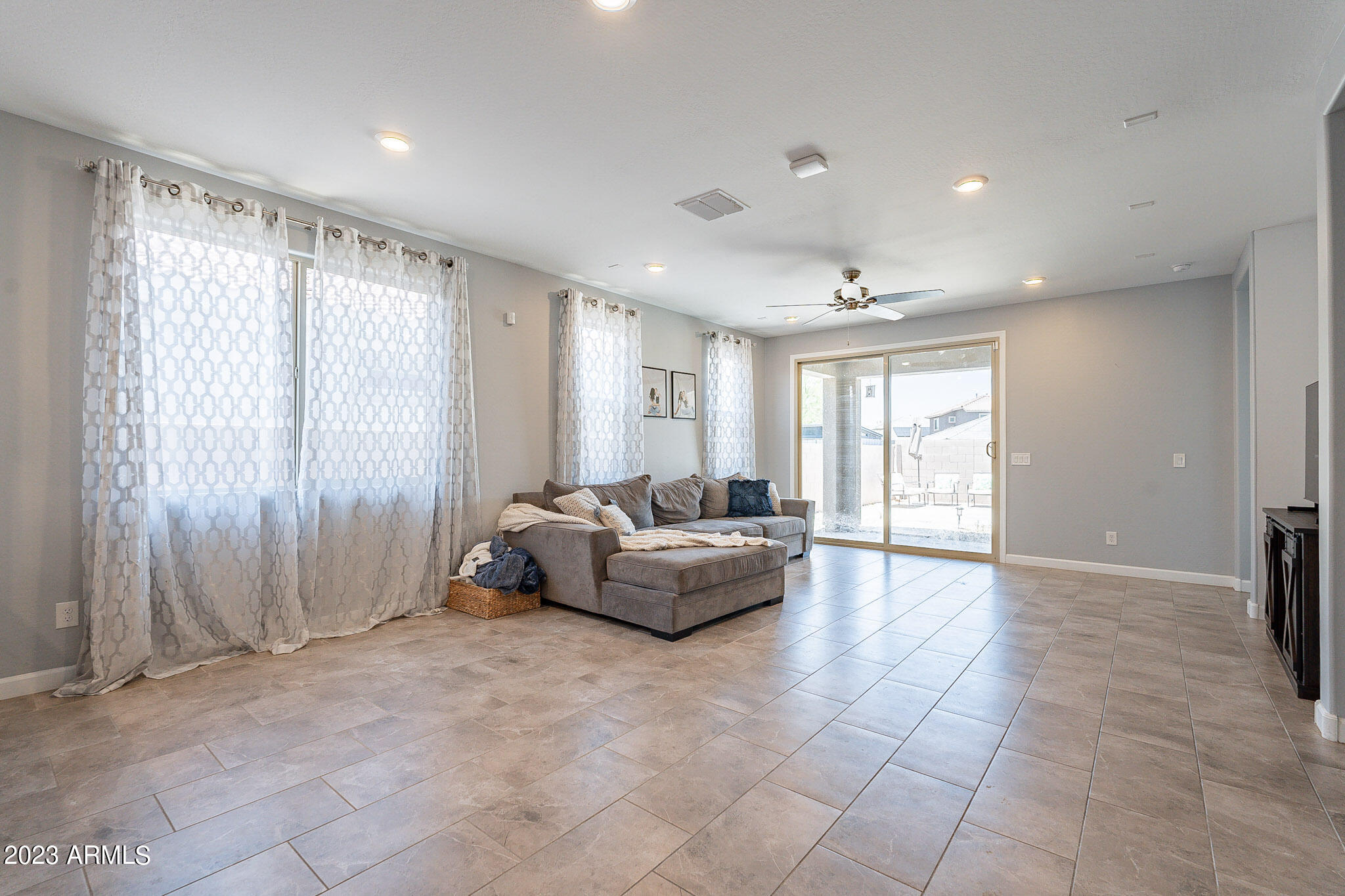 530 W RAINBOW BRIDGE Lane