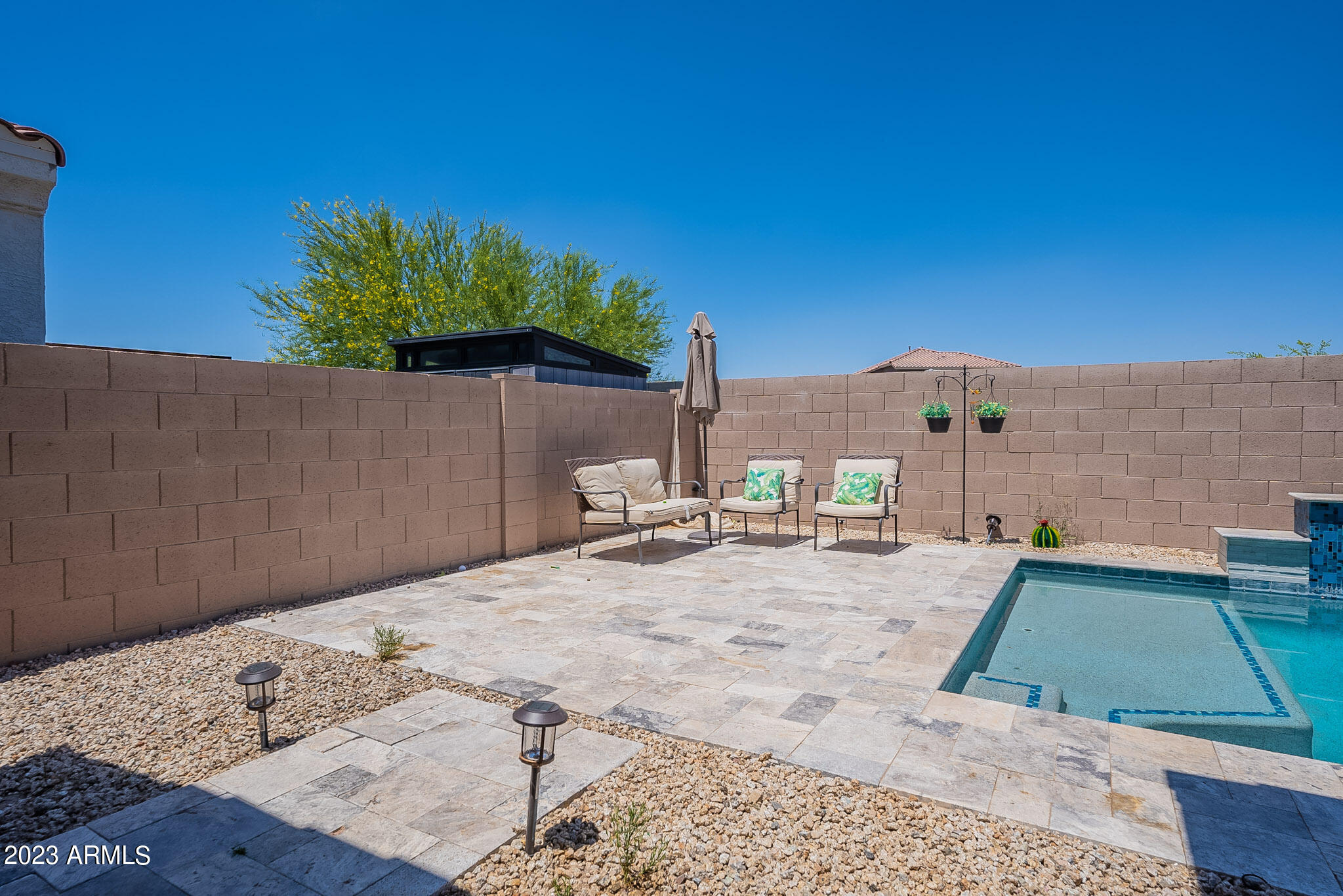 530 W RAINBOW BRIDGE Lane
