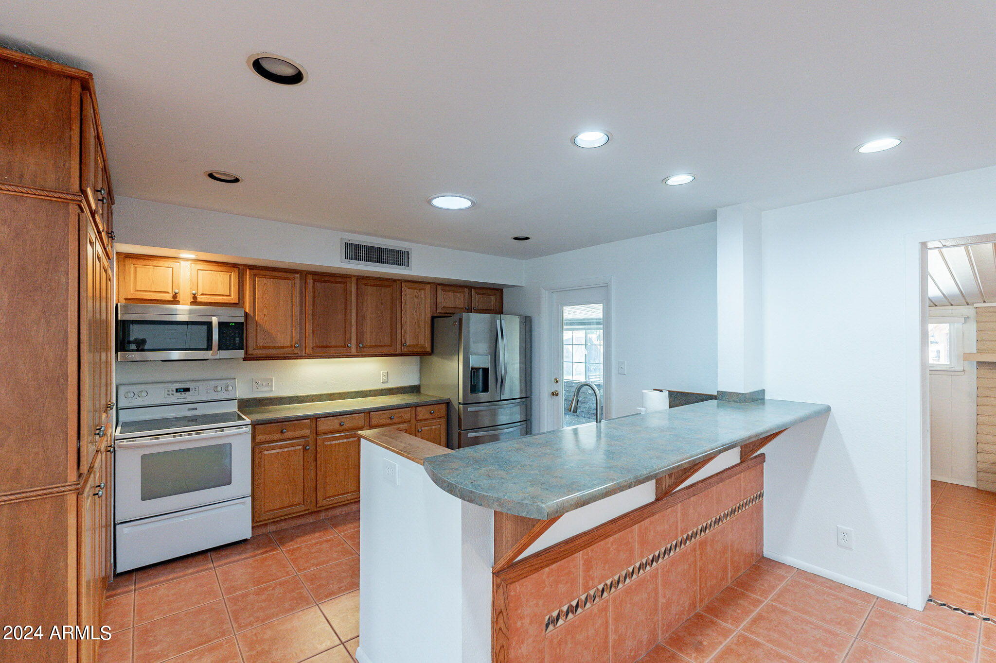 2130 W GREENBRIAR Drive