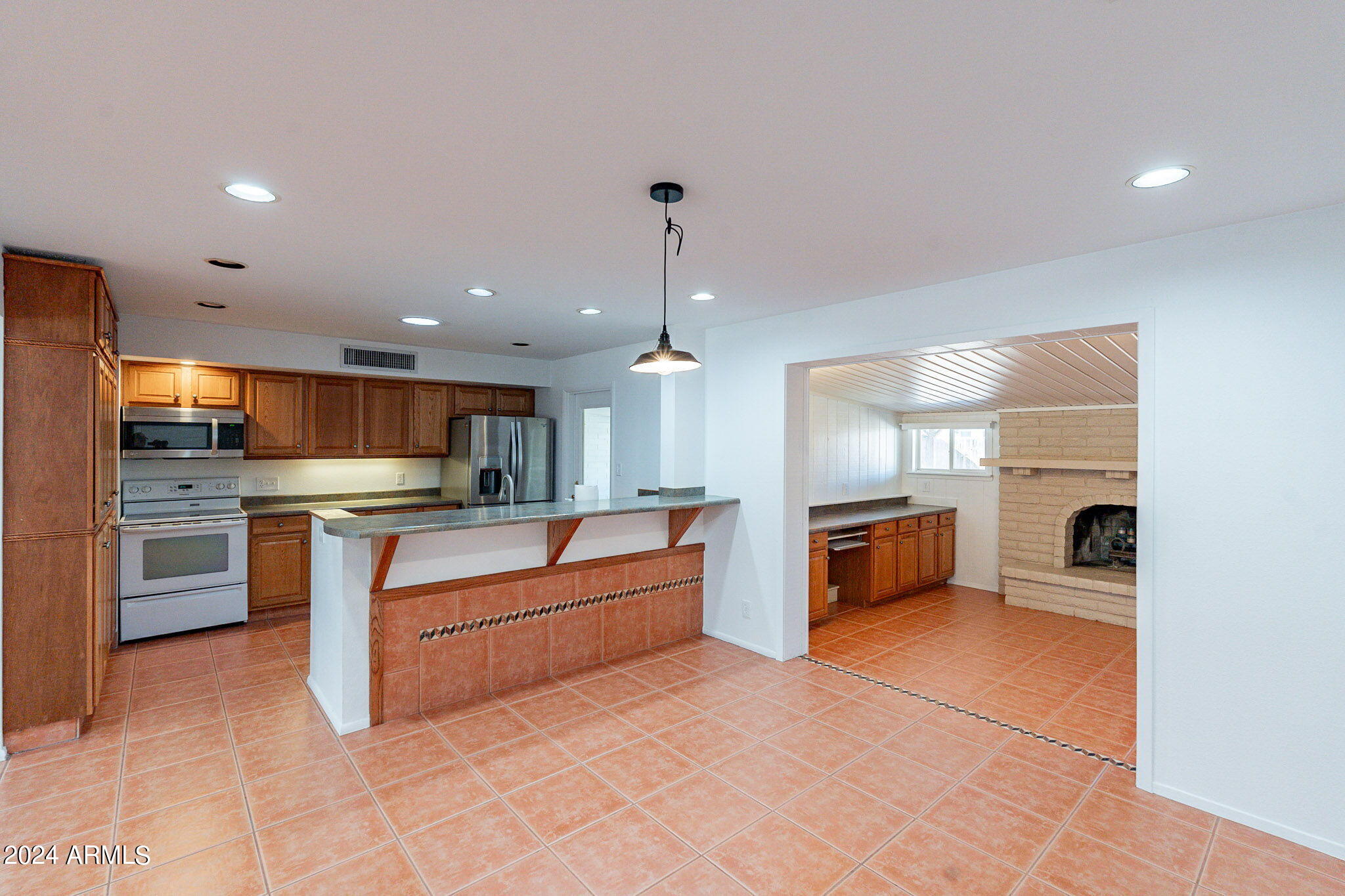 2130 W GREENBRIAR Drive
