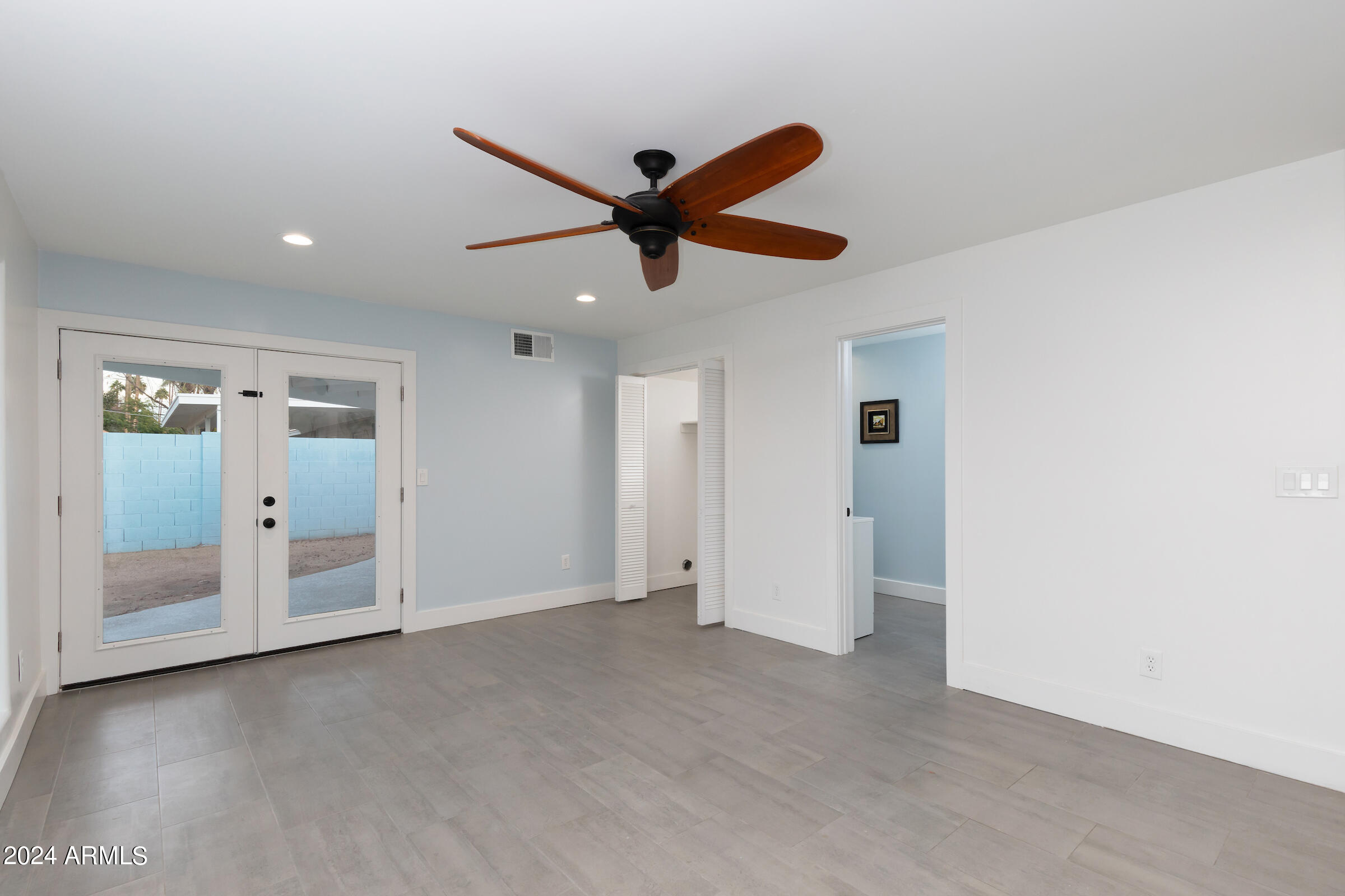 3038 E AVALON Drive
