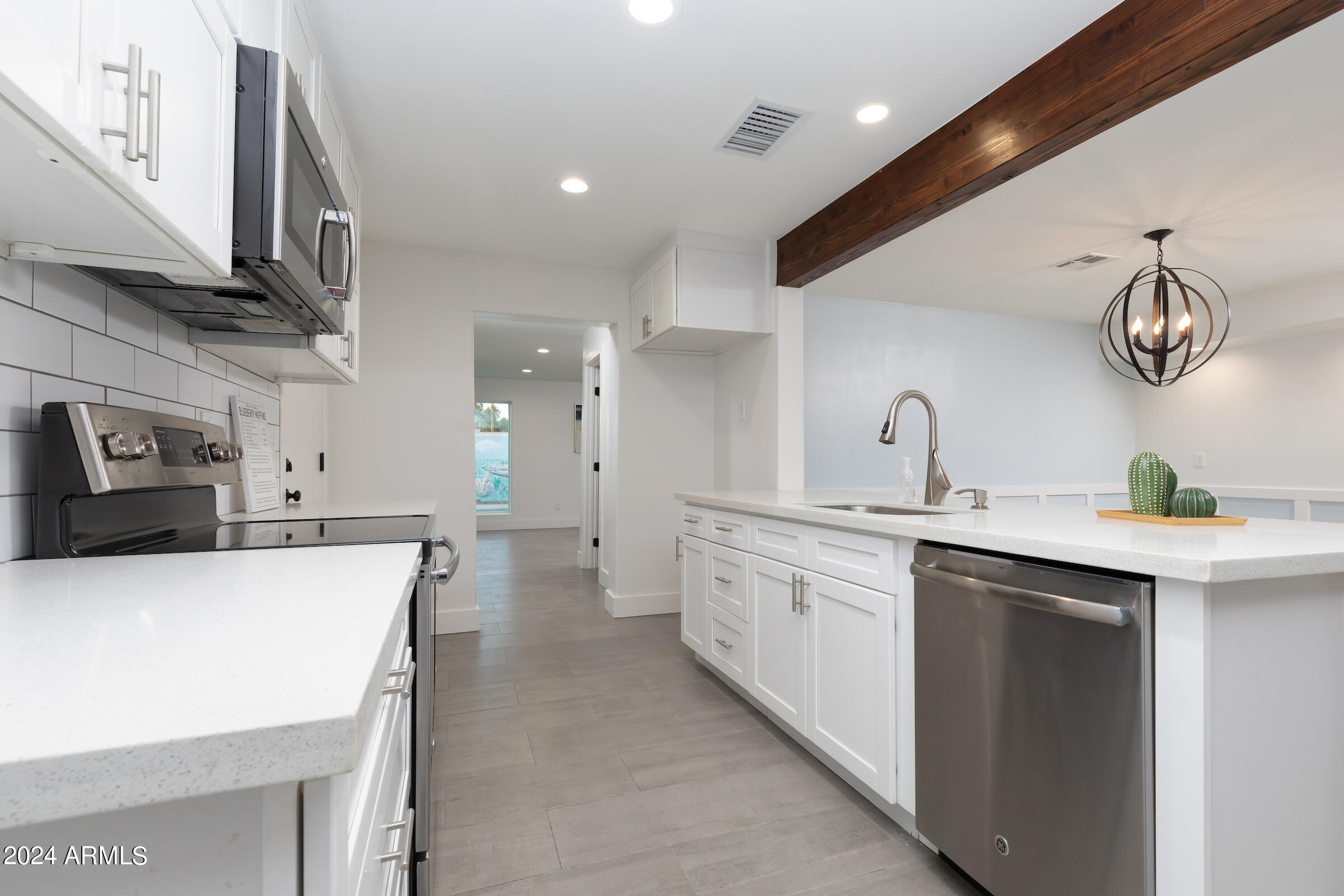 3038 E AVALON Drive