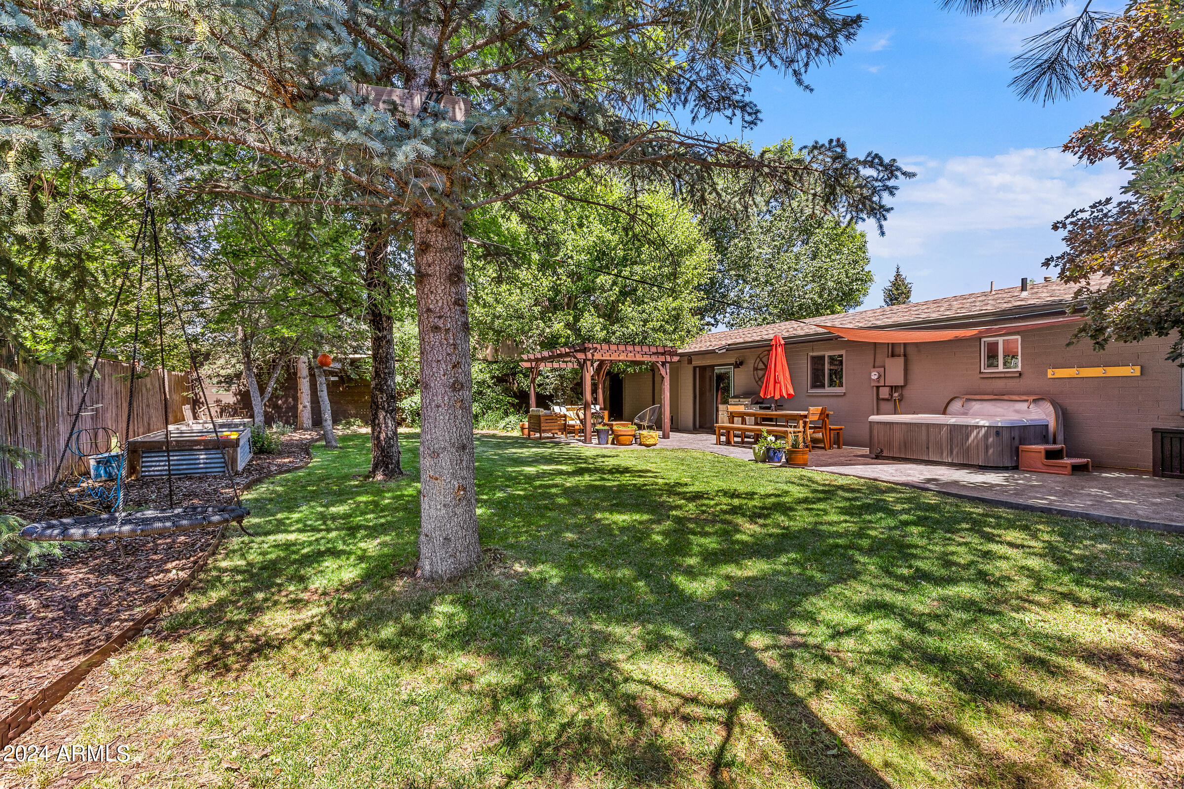 2781 W LYNETTE Drive
