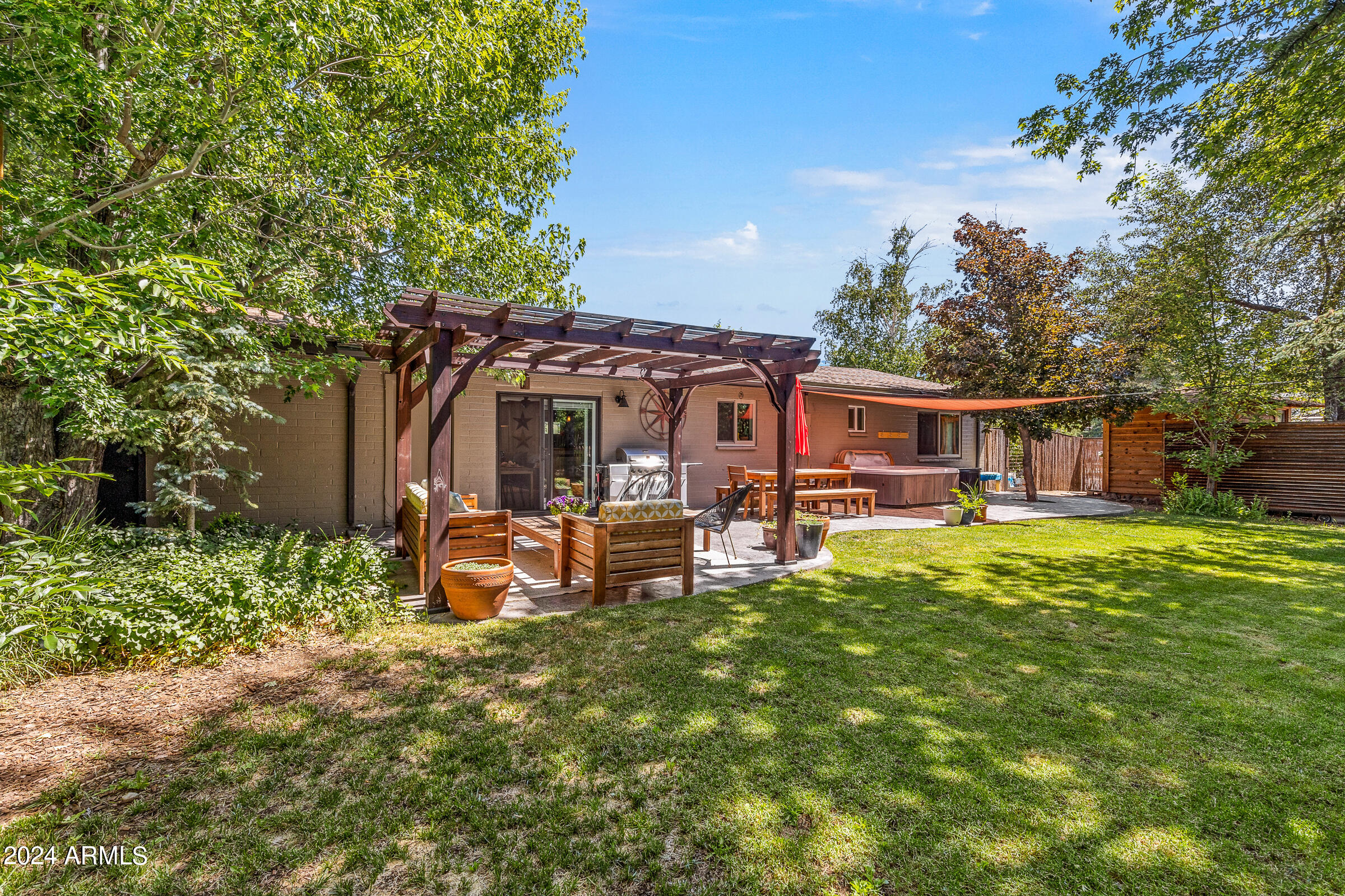 2781 W LYNETTE Drive