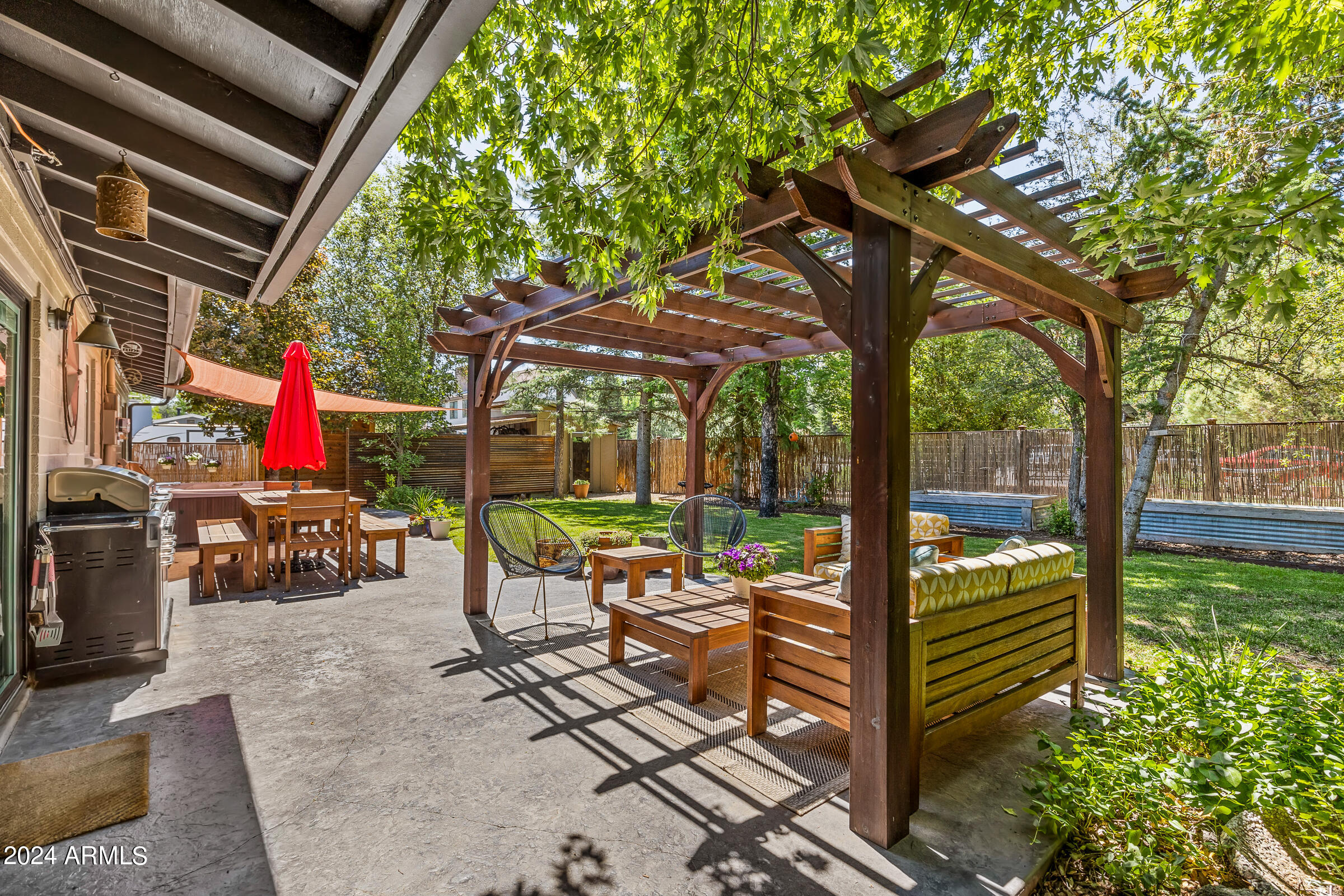 2781 W LYNETTE Drive