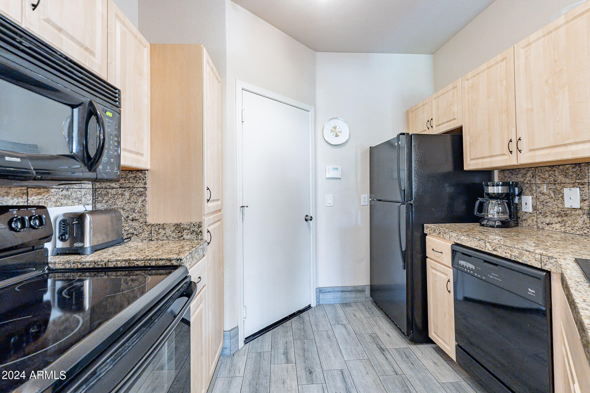 1411 E ORANGEWOOD Avenue, 142